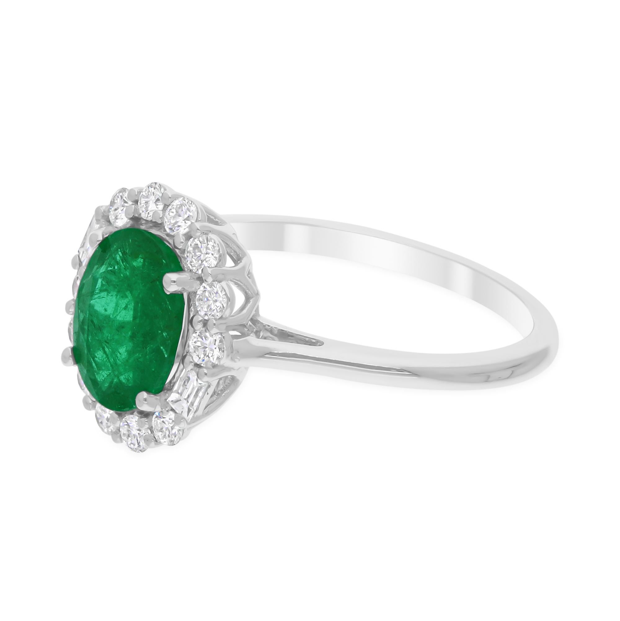 Fundido en oro de 18 quilates, este exquisito anillo está engastado con una esmeralda zambiana de 1,45 quilates y 0,40 quilates de brillantes diamantes.

SIGUE LA TIENDA DE SPECTRUM JEWELS para ver la última colección y piezas exclusivas. Spectrum