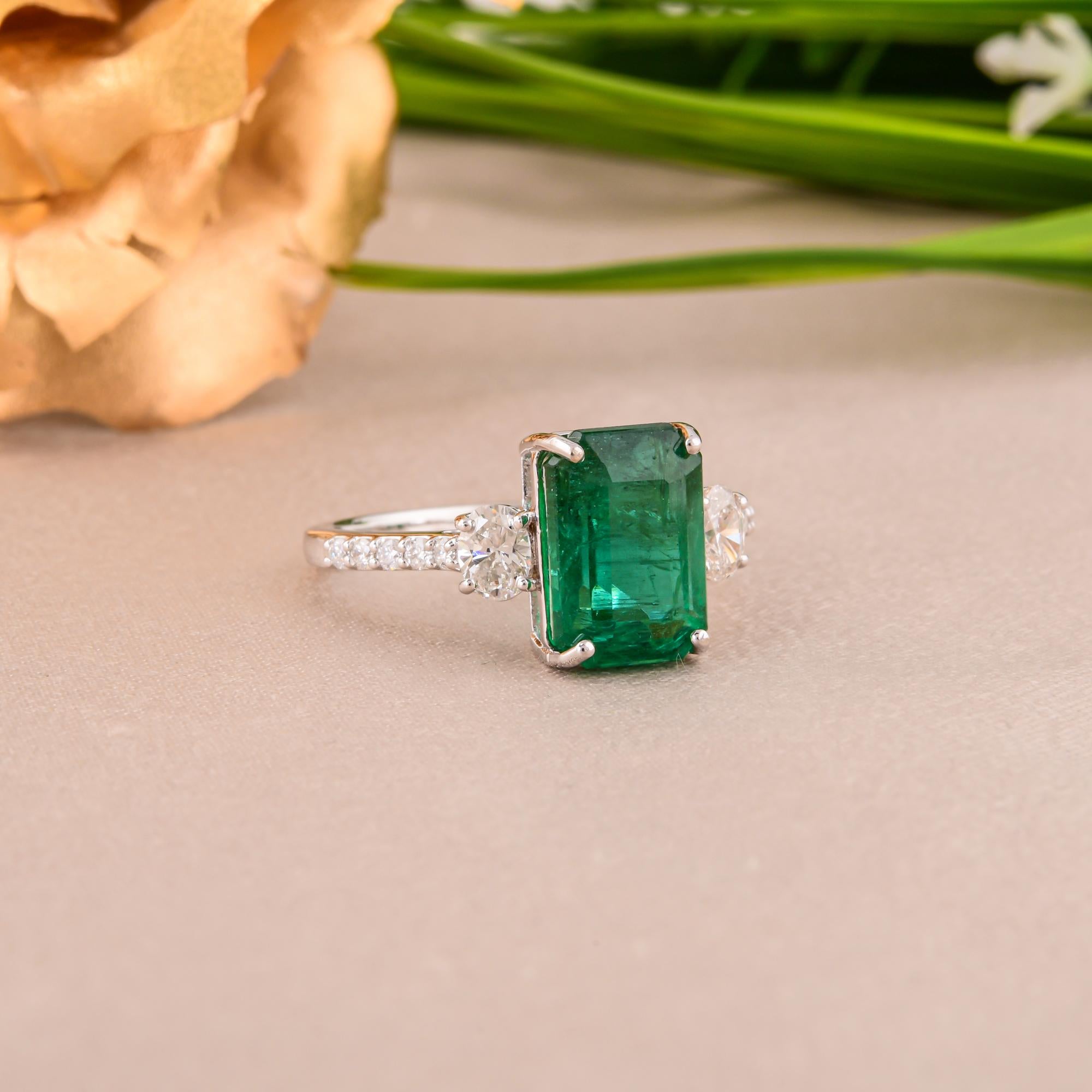 Natürlicher sambischer Smaragd-Edelstein-Ring SI/H Diamant 18 Karat Weißgold-Schmuck (Moderne) im Angebot