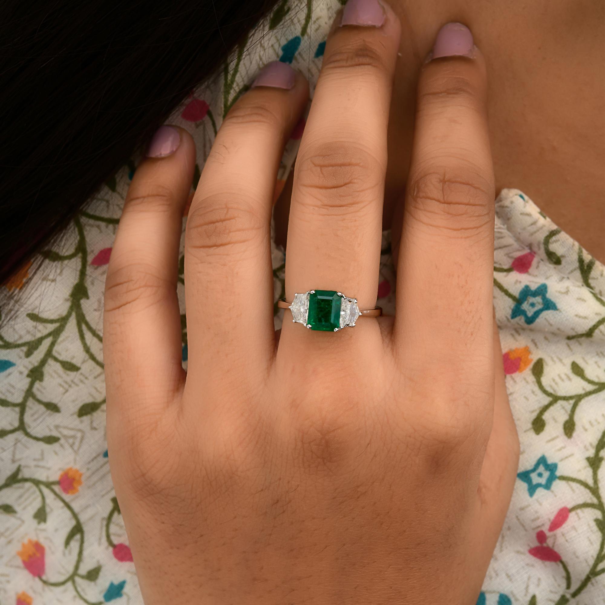 Esmeralda zambiana natural Anillo SI/H Diamante Joyas de oro blanco de 18 quilates en Nuevo estado para la venta en Diera, Dubai