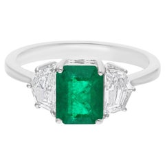 Natural Zambian Emerald Gemstone Ring SI/H Diamond 18 Karat White Gold Jewelry