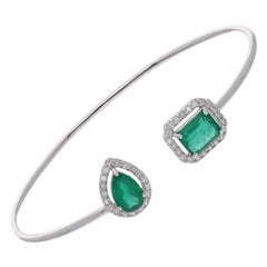 Natürlicher sambischer Smaragd Halo Diamant offenes Manschettenarmband 18k Weißgold