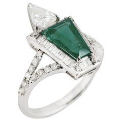 Natural Zambian Emerald high quality diamond ring in 18k gold