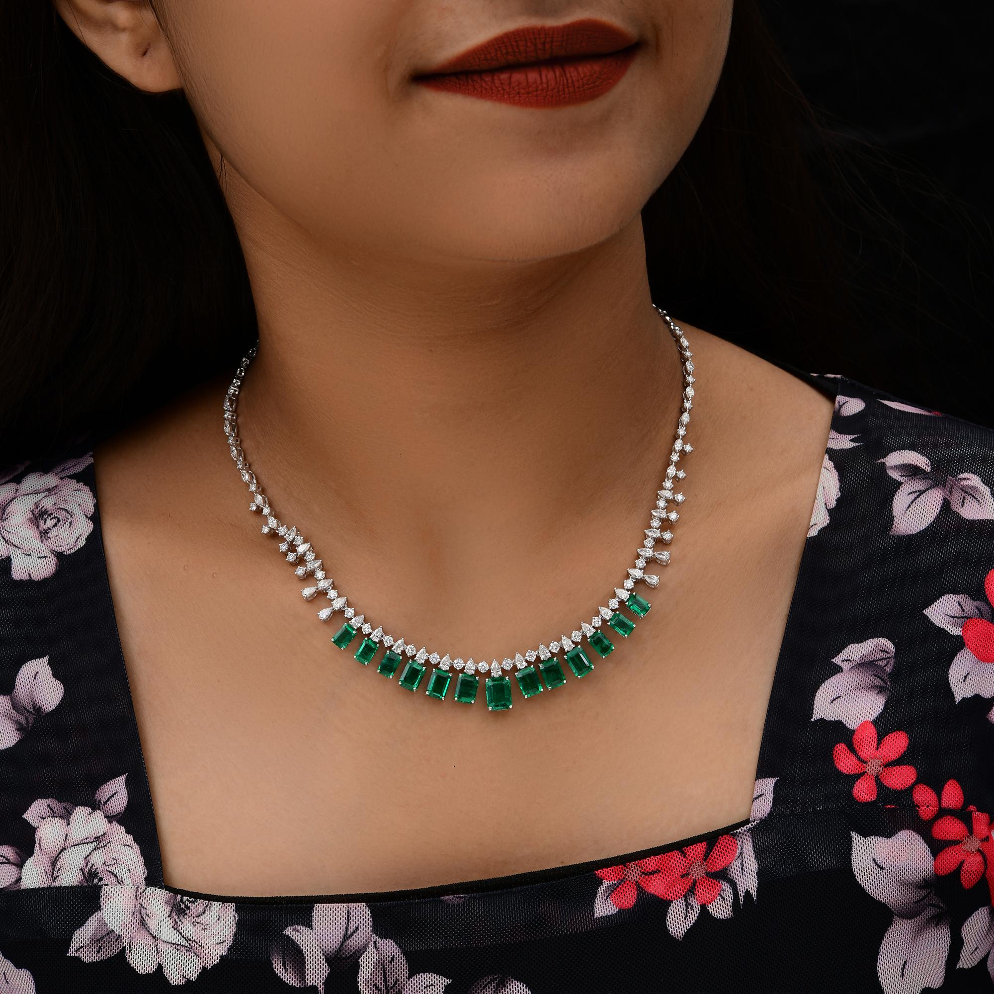 Women's Natural Zambian Emerald Necklace SI/H Diamond 18 Karat White Gold Fine Jewelry For Sale