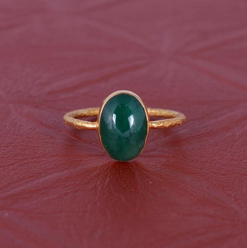 Anello con smeraldo naturale dello Zambia in oro 18 carati in vendita 1