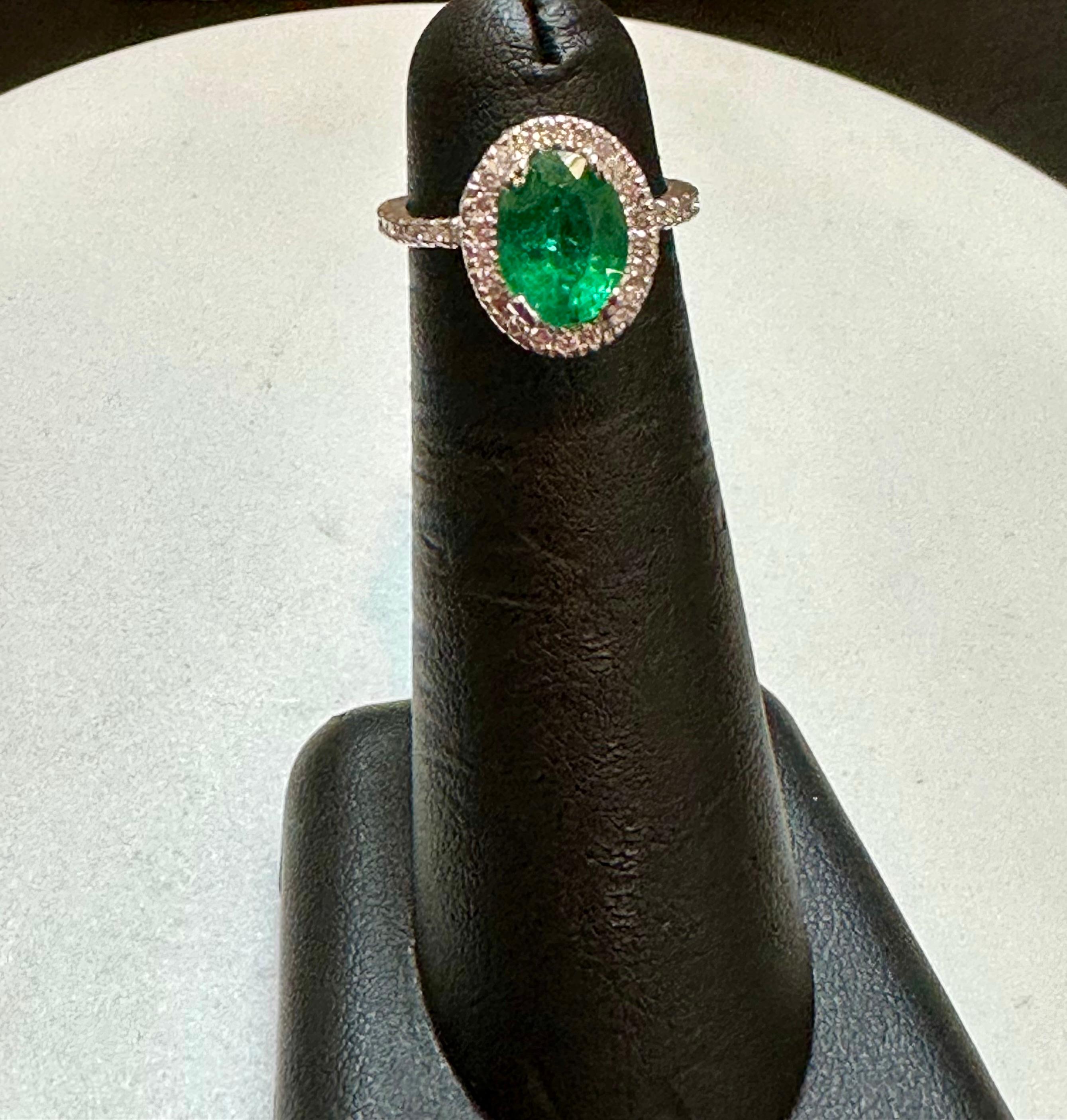 2.5 Carat Oval Natural Zambian Emerald & 1.25ct Diamond Ring 14 Karat White Gold For Sale 4