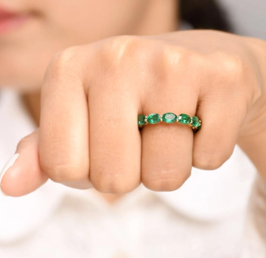 Bague en or 18k avec émeraude naturelle de Zambie Neuf - En vente à jaipur, IN