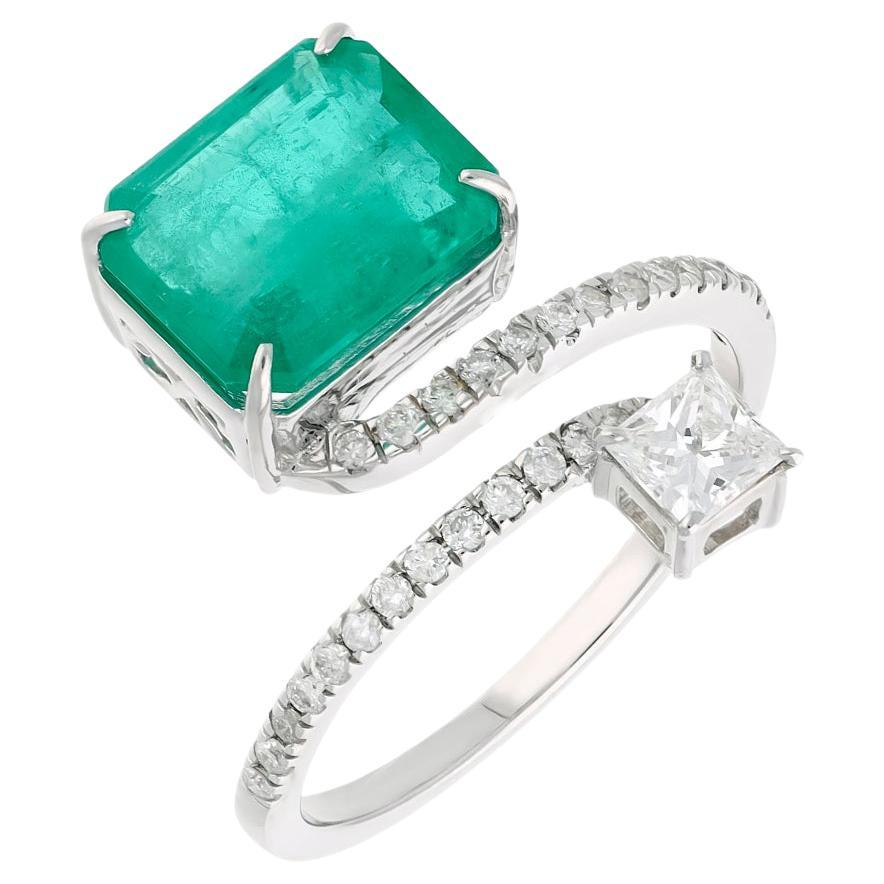 Natural zambian emerald ring with diamond 0.49 cts in 18k gold For Sale