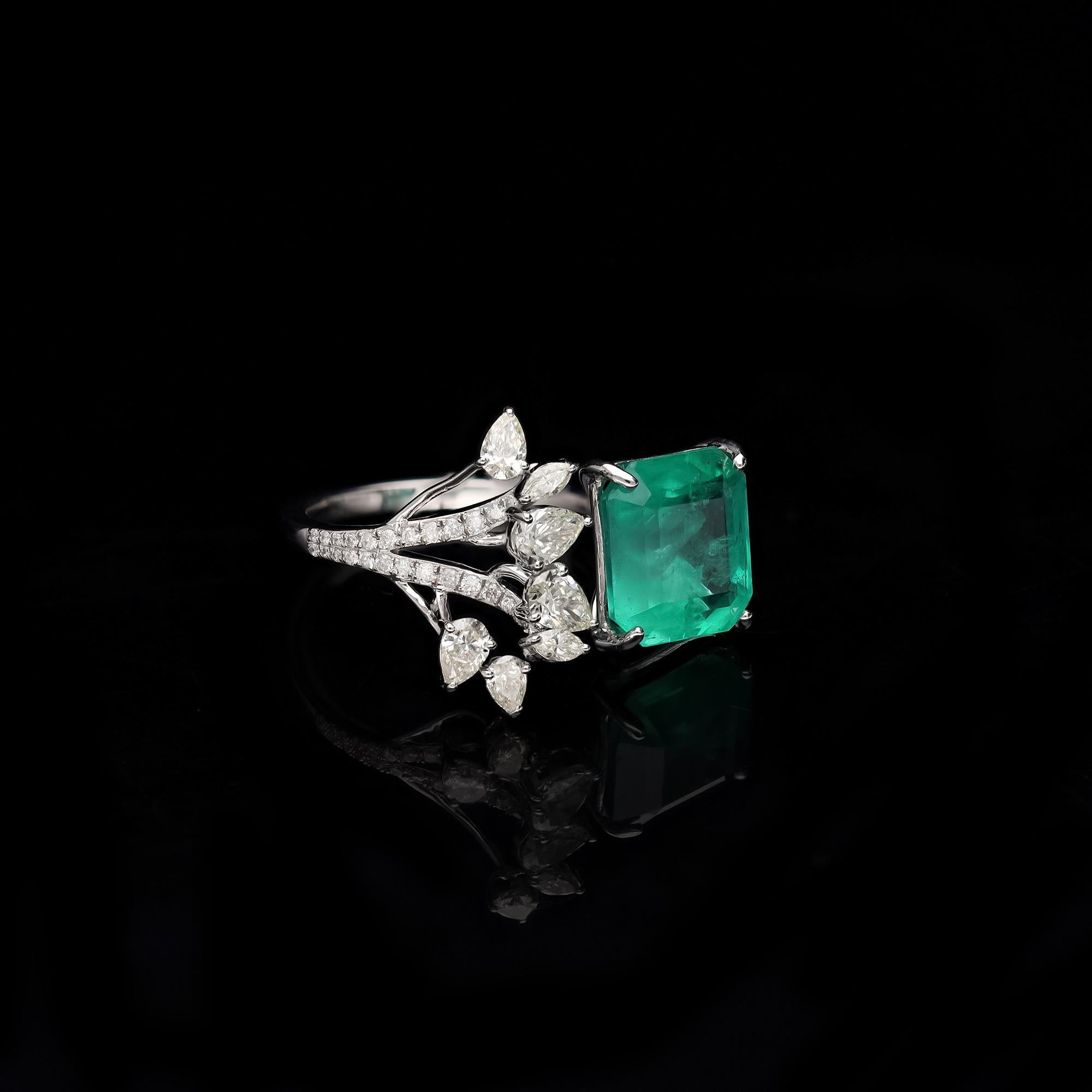 Emerald Cut Natural zambian emerald ring with diamond 0.92cts in 18k gold For Sale
