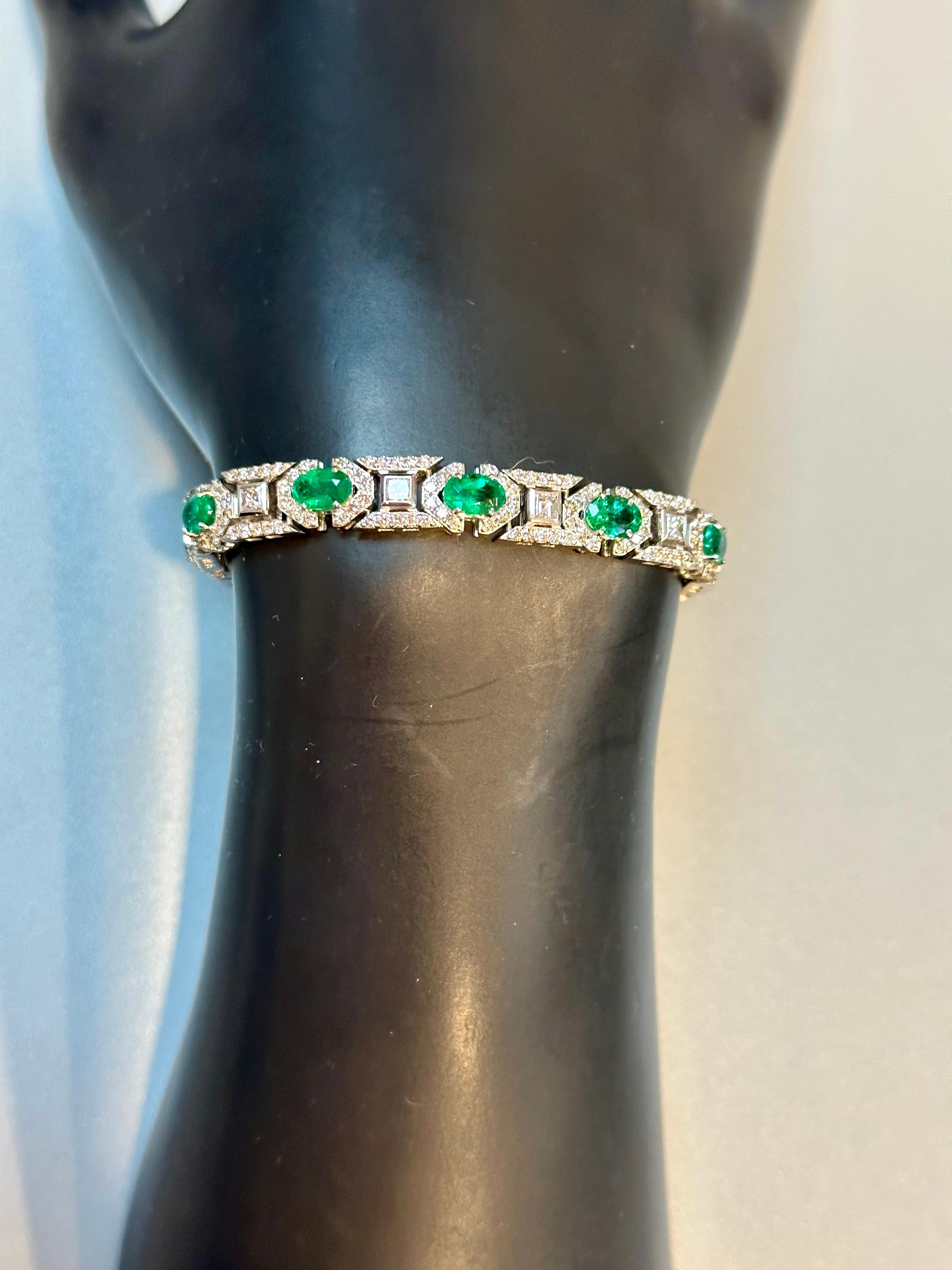 Natural Zambian Emerald Tennis Bracelet with Diamonds and 18k Gold For Sale 2