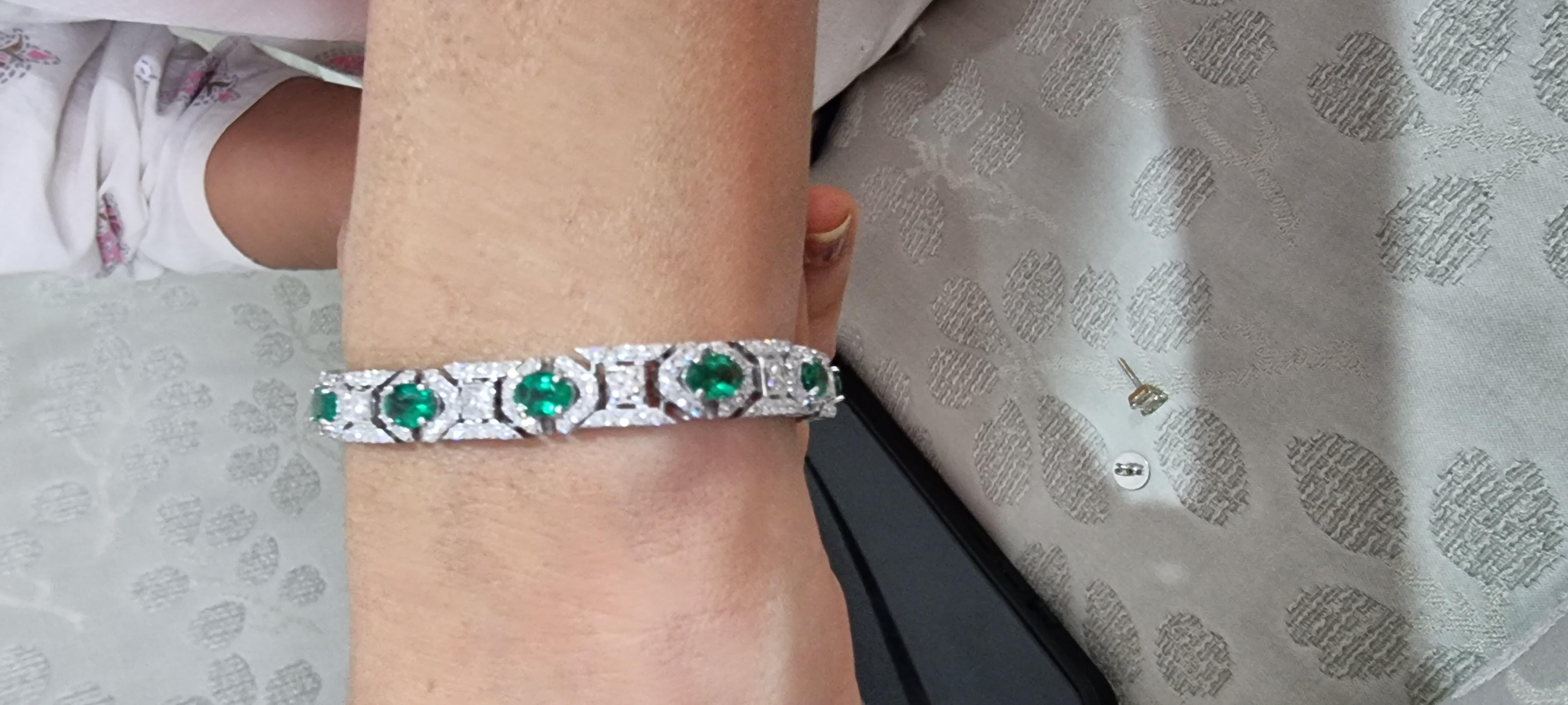 Emerald Cut Natural Zambian Emerald Tennis Bracelet with Diamonds and 18k Gold For Sale
