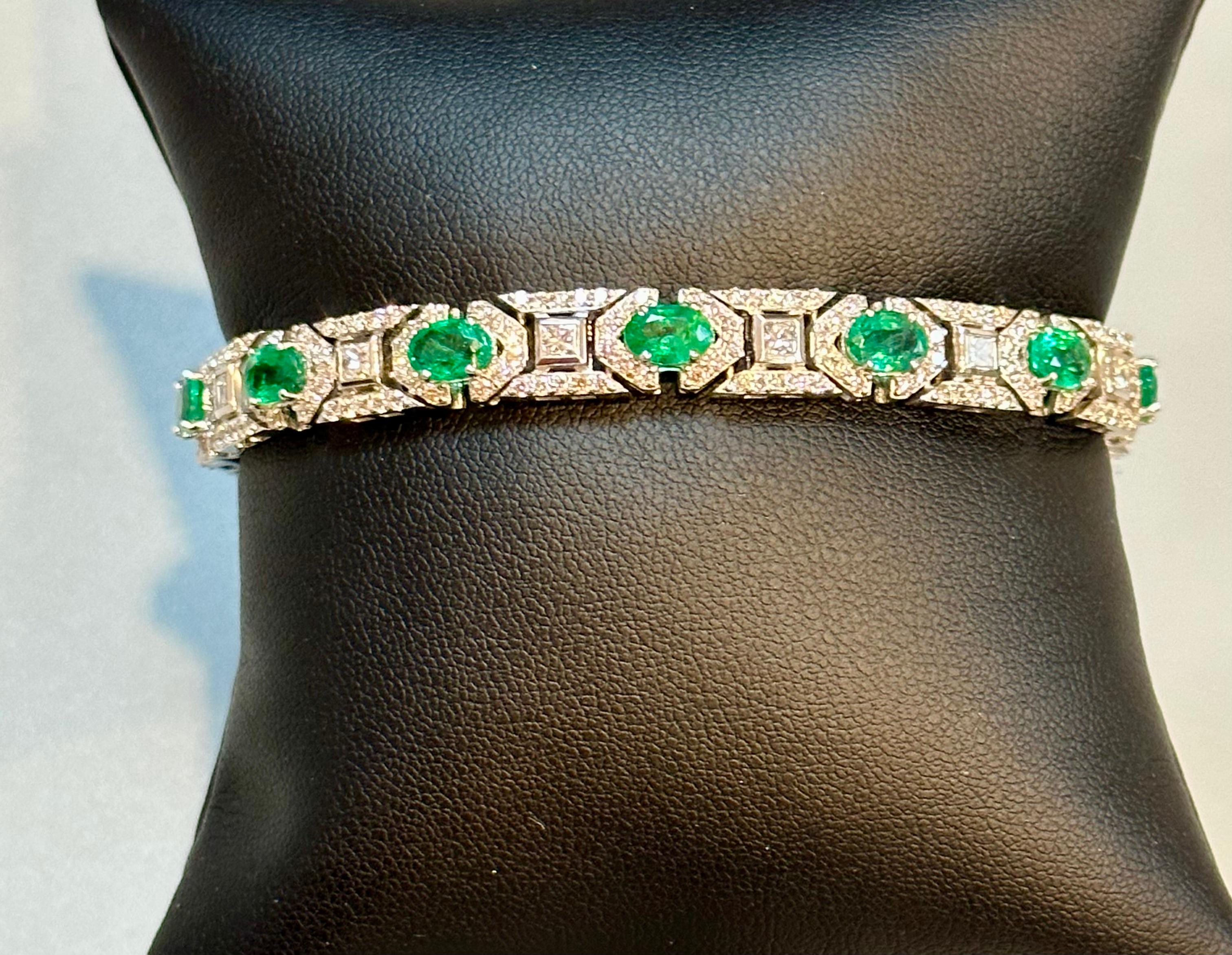 Natural Zambian Emerald Tennis Bracelet with Diamonds and 18k Gold For Sale 1