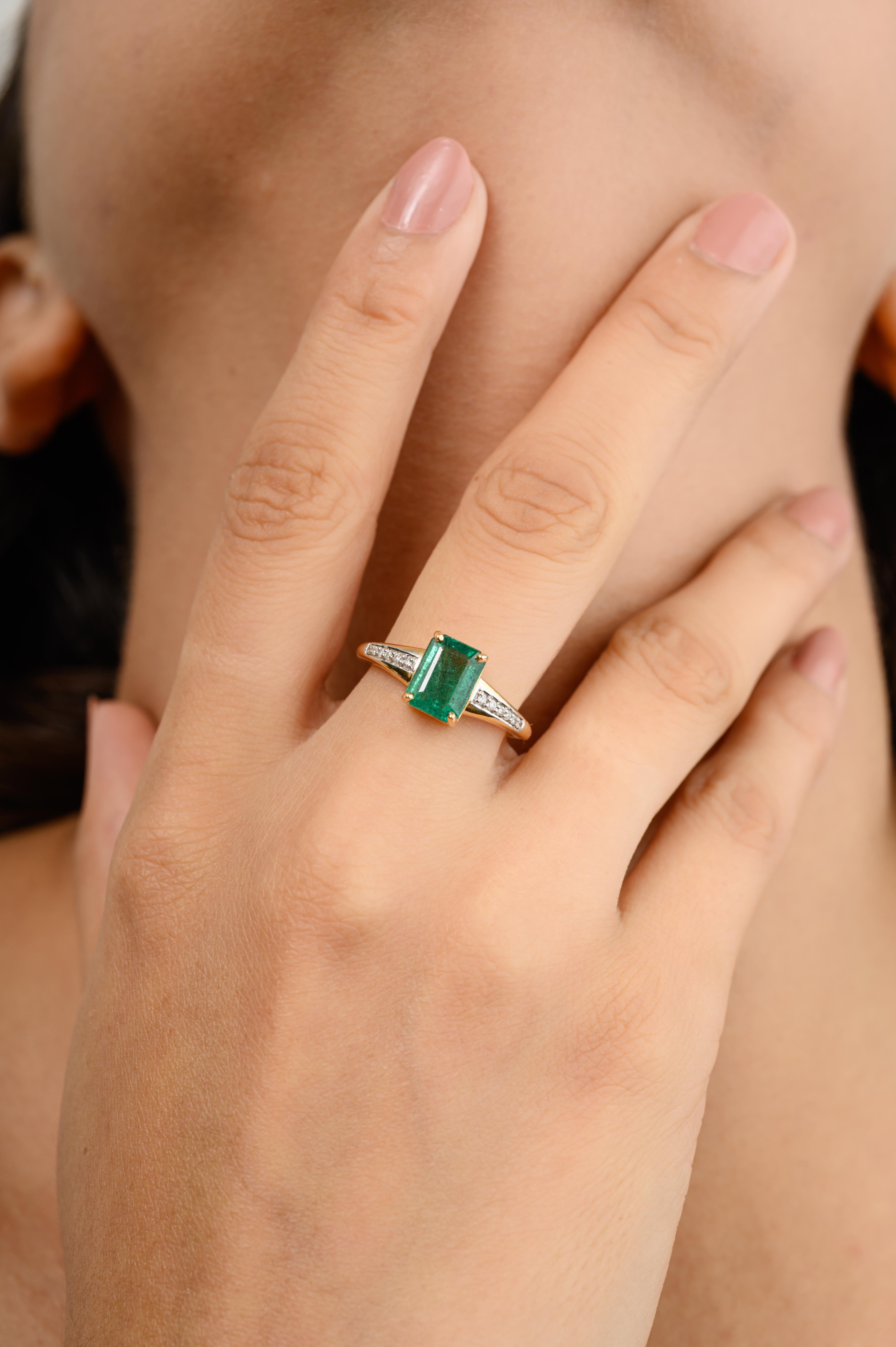 For Sale:  Natural Zambian Emerald Wedding Ring with Diamonds for Women in 18k Yellow Gold 4