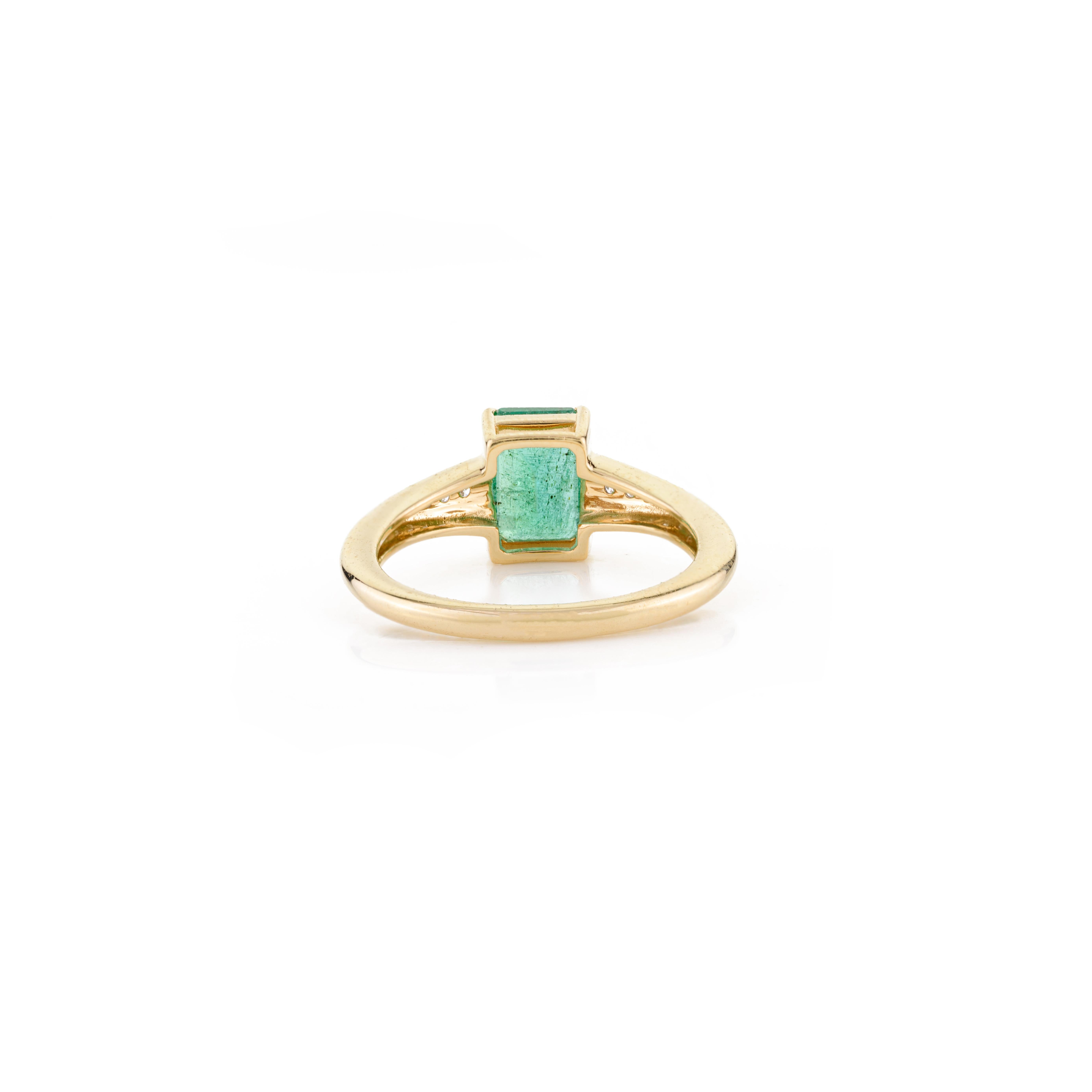 For Sale:  Natural Zambian Emerald Wedding Ring with Diamonds for Women in 18k Yellow Gold 7
