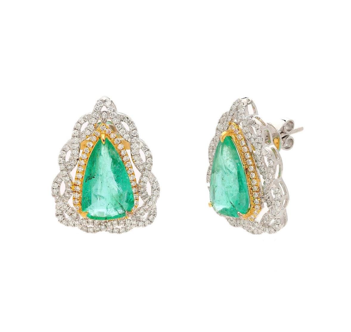 Taglio smeraldo Nature Zambia  Orecchino con smeraldo e diamante in oro 18 carati in vendita