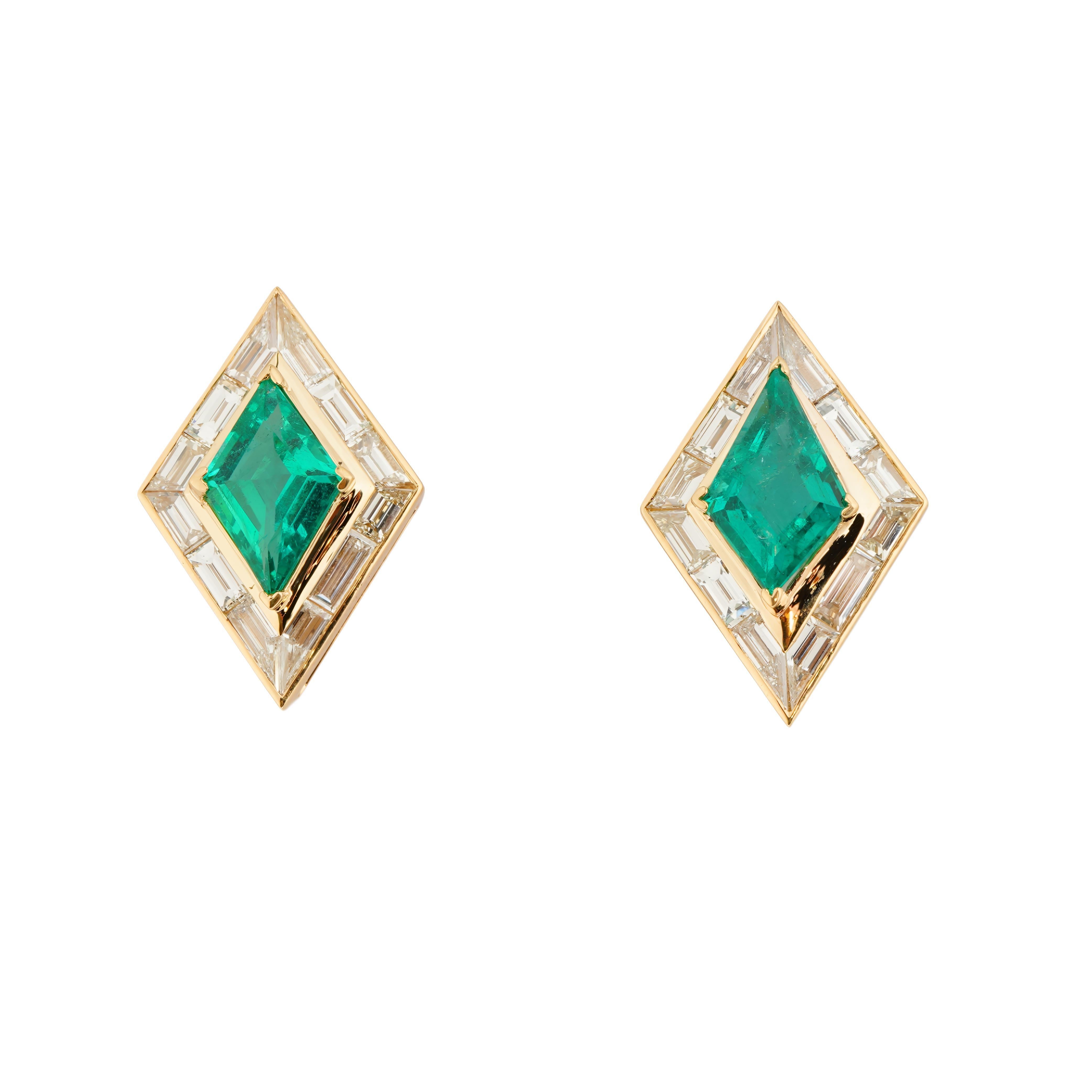 Taille Asscher Natural Zambian high quality diamond earring in 18k gold en vente