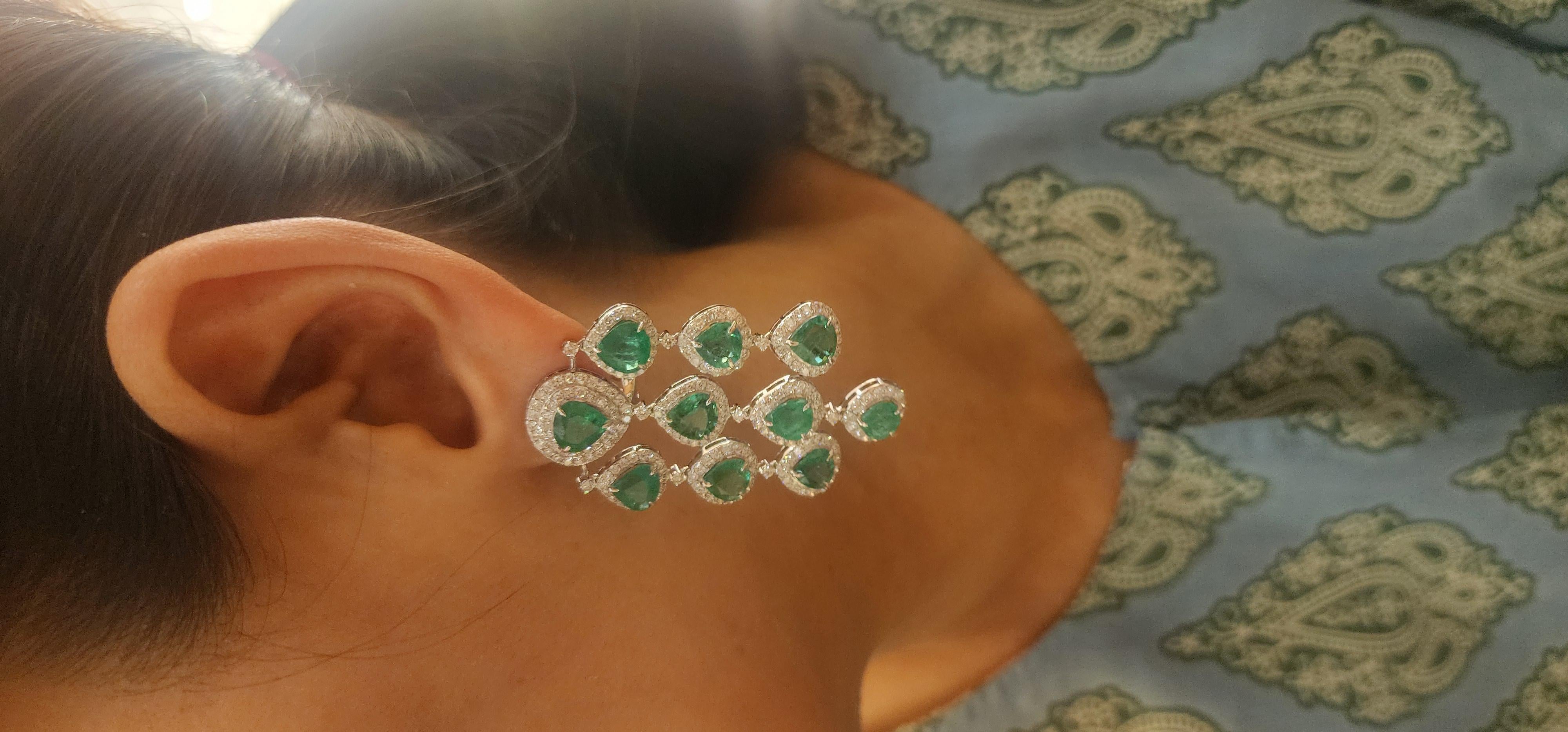 Orecchino con diamante e smeraldo di alta qualità in oro 18 carati di Nature Zambian in vendita 1