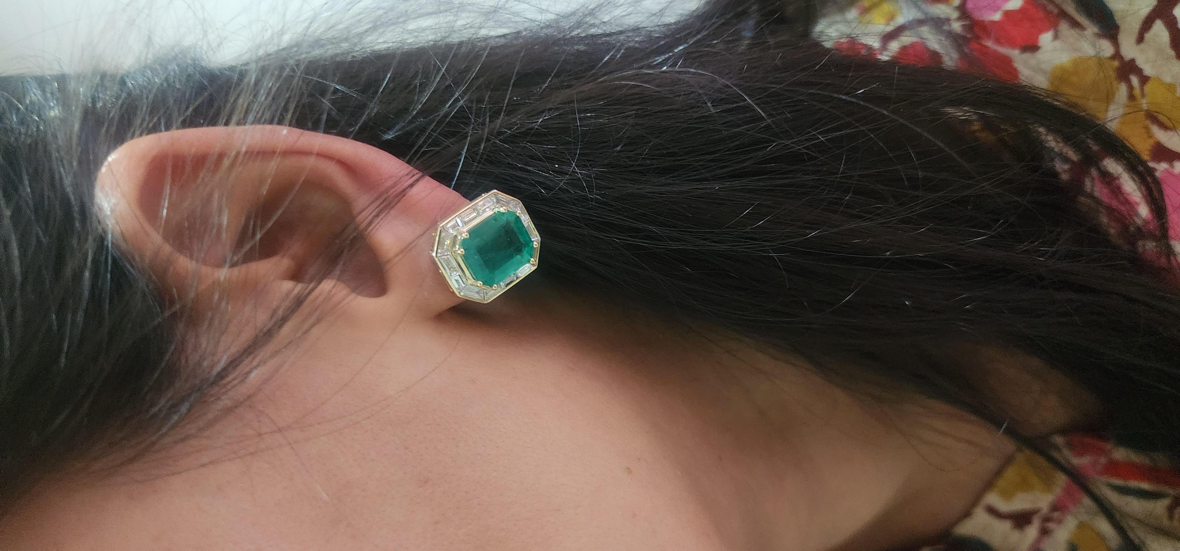 Natural Zambian high quality emerald diamond earring in 18k gold en vente 1