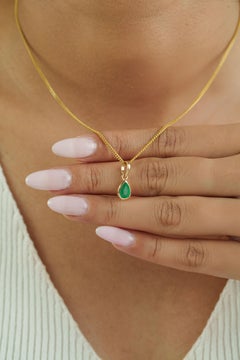 Ciondolo solitario con smeraldo naturale dello Zambia, taglio a pera, incastonato a castone, in oro giallo 14K