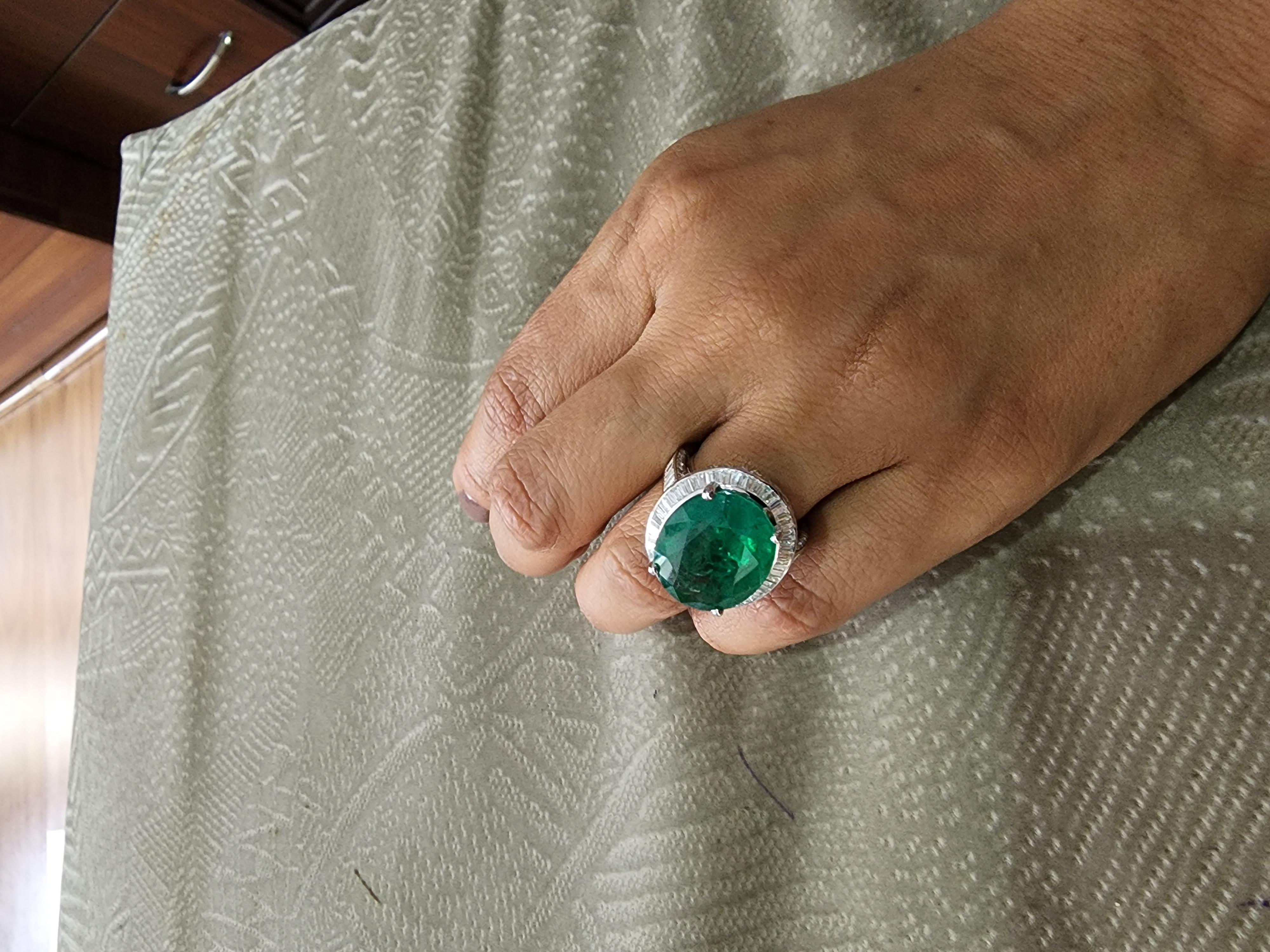 Emerald Cut Natural Zambian Ring with 14.90 Carats Emeralds and 2.15 Carats Diamond /14k For Sale