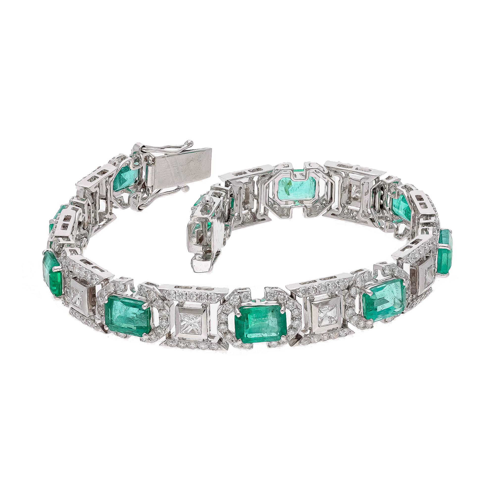 This is a wonderful natural Zambian Emerald tennis bracelet. it has very high quality emeralds and very good quality diamonds ( vsi ) clarity and G Colour .

Emerald: 9.89 carats

diamonds : 4.64 carats ( rounds and princess cuts)

gold : 17.60 gms