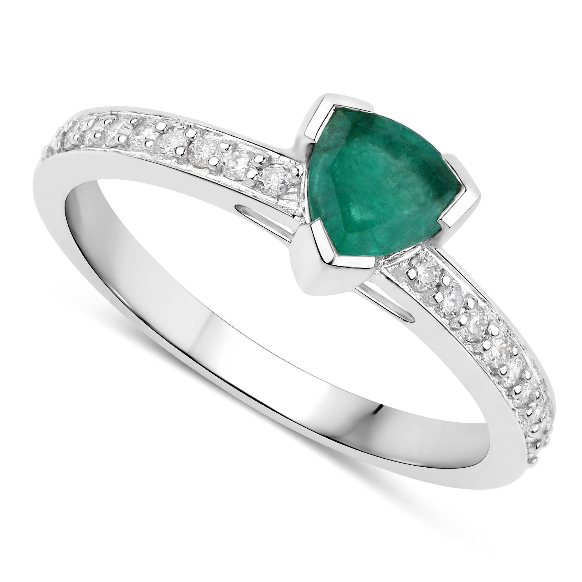 Natural Zambian Trillion Cut Emerald Ring Diamond Setting 14K White Gold In New Condition For Sale In Laguna Niguel, CA