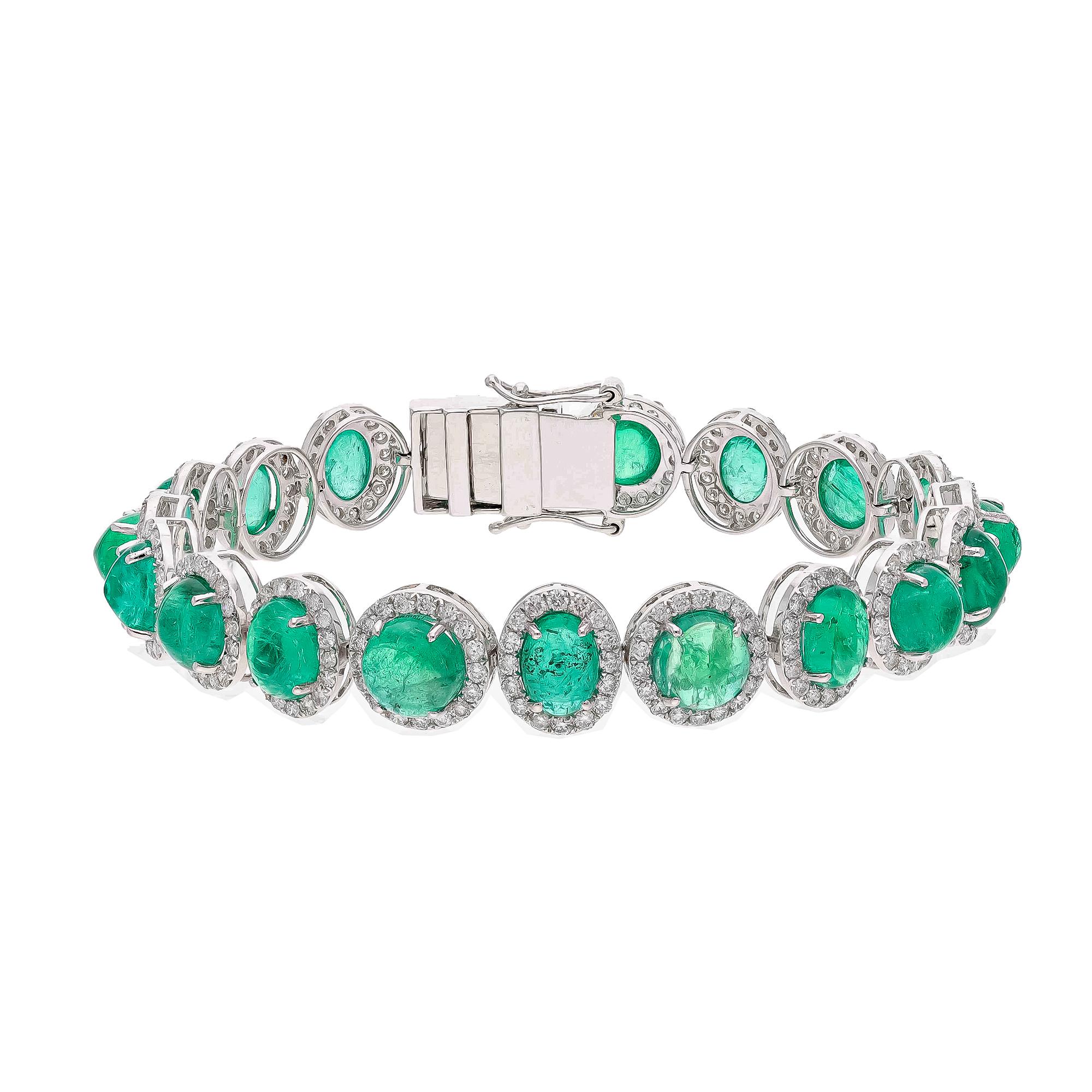 Natural Zambian Emerald caboshan Bracelet with Diamond and 18k Gold In New Condition For Sale In New York, NY