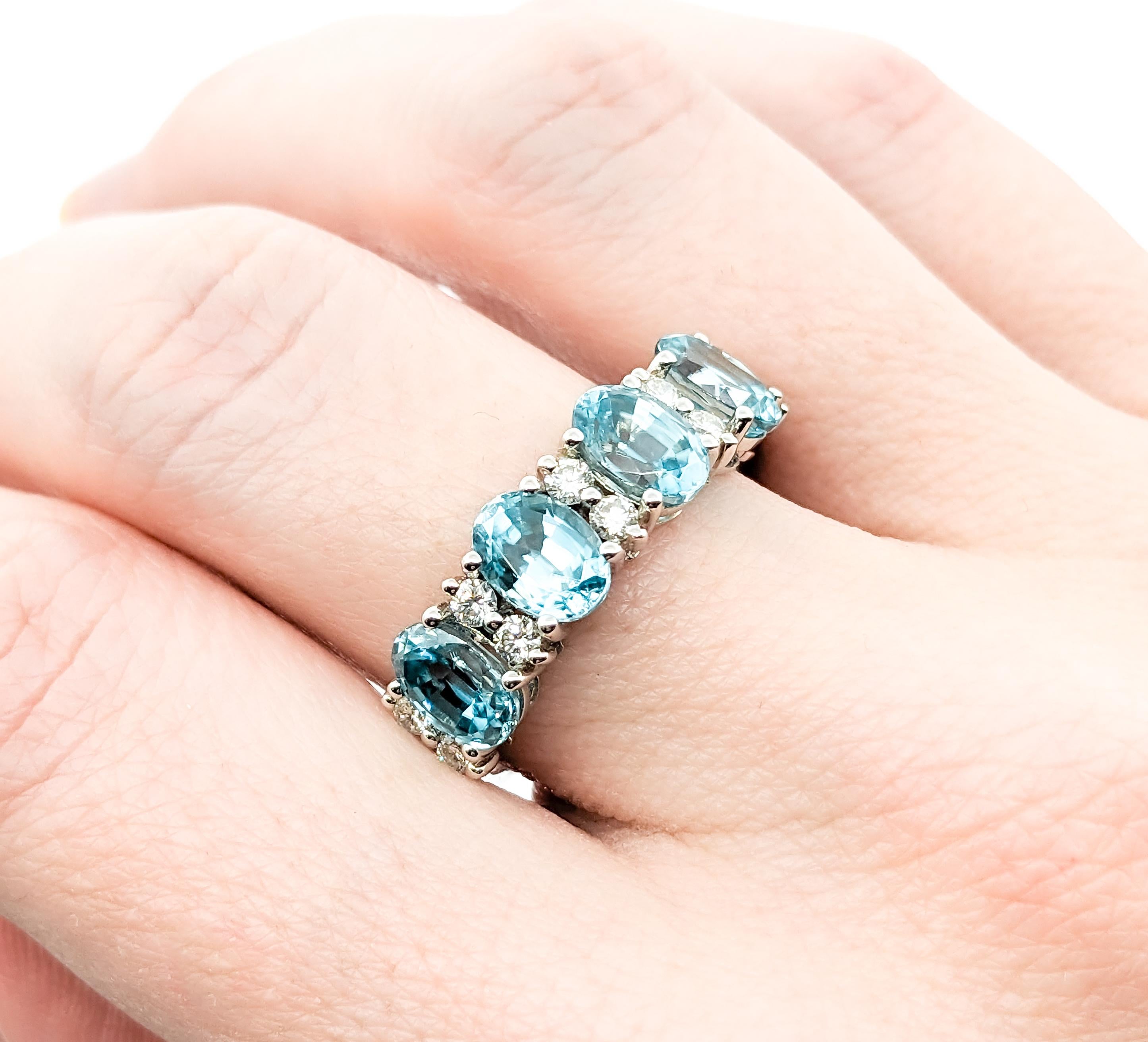 Natural Zircon & Diamond Ring In White Gold In Excellent Condition For Sale In Bloomington, MN