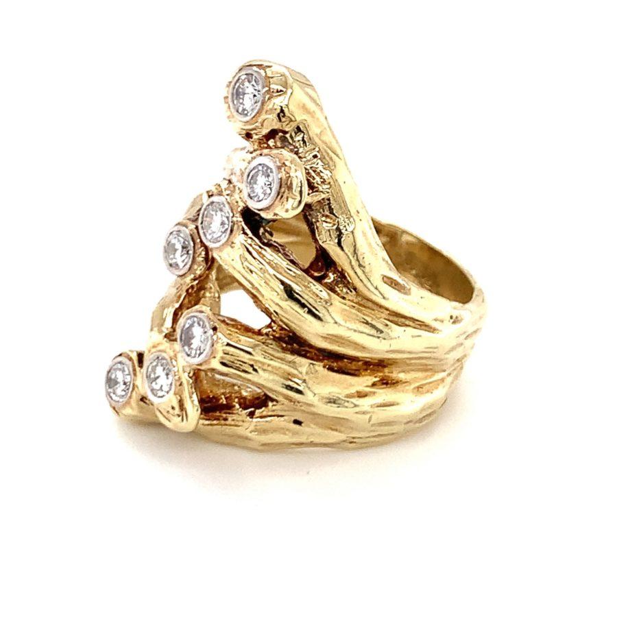 Round Cut Naturalistic Designed Diamond 14K Yellow Gold Ring, circa 1960s For Sale