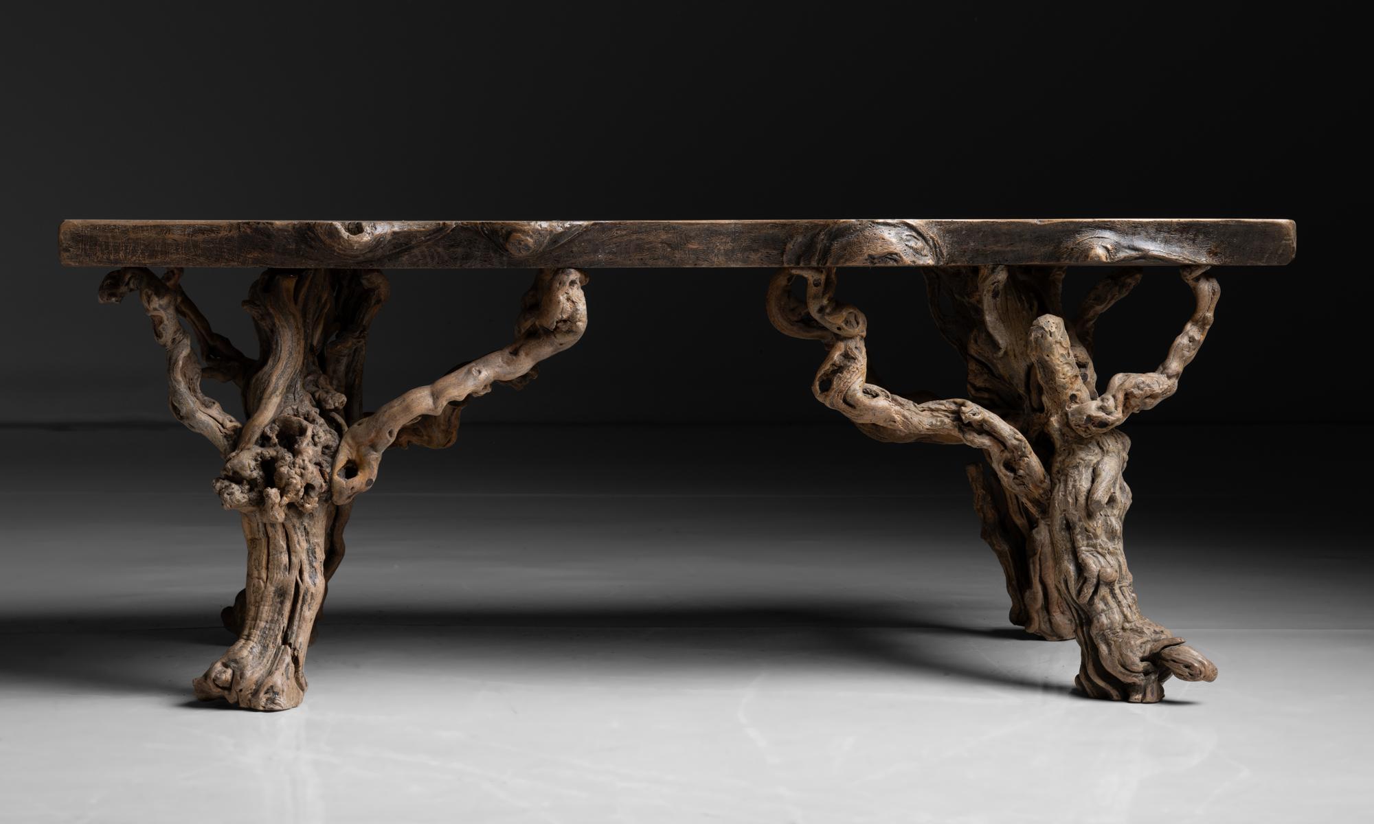 Naturalistic Elm Coffee Table, France circa 1950 In Good Condition In Culver City, CA