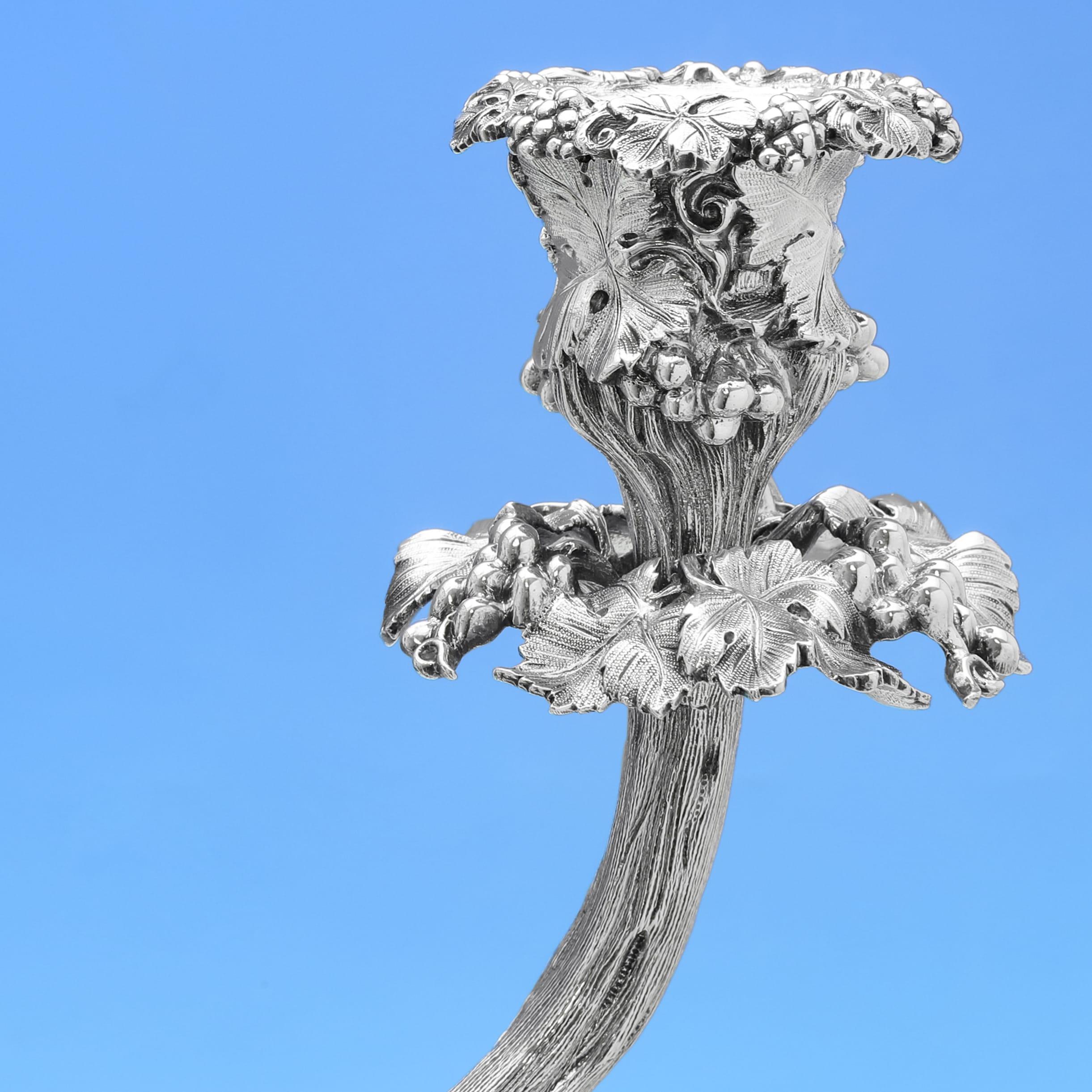 Naturalistischer viktorianischer Tafelaufsatz oder Epergne aus Sterlingsilber aus Sterlingsilber, Birmingham 1856 im Zustand „Gut“ im Angebot in London, London