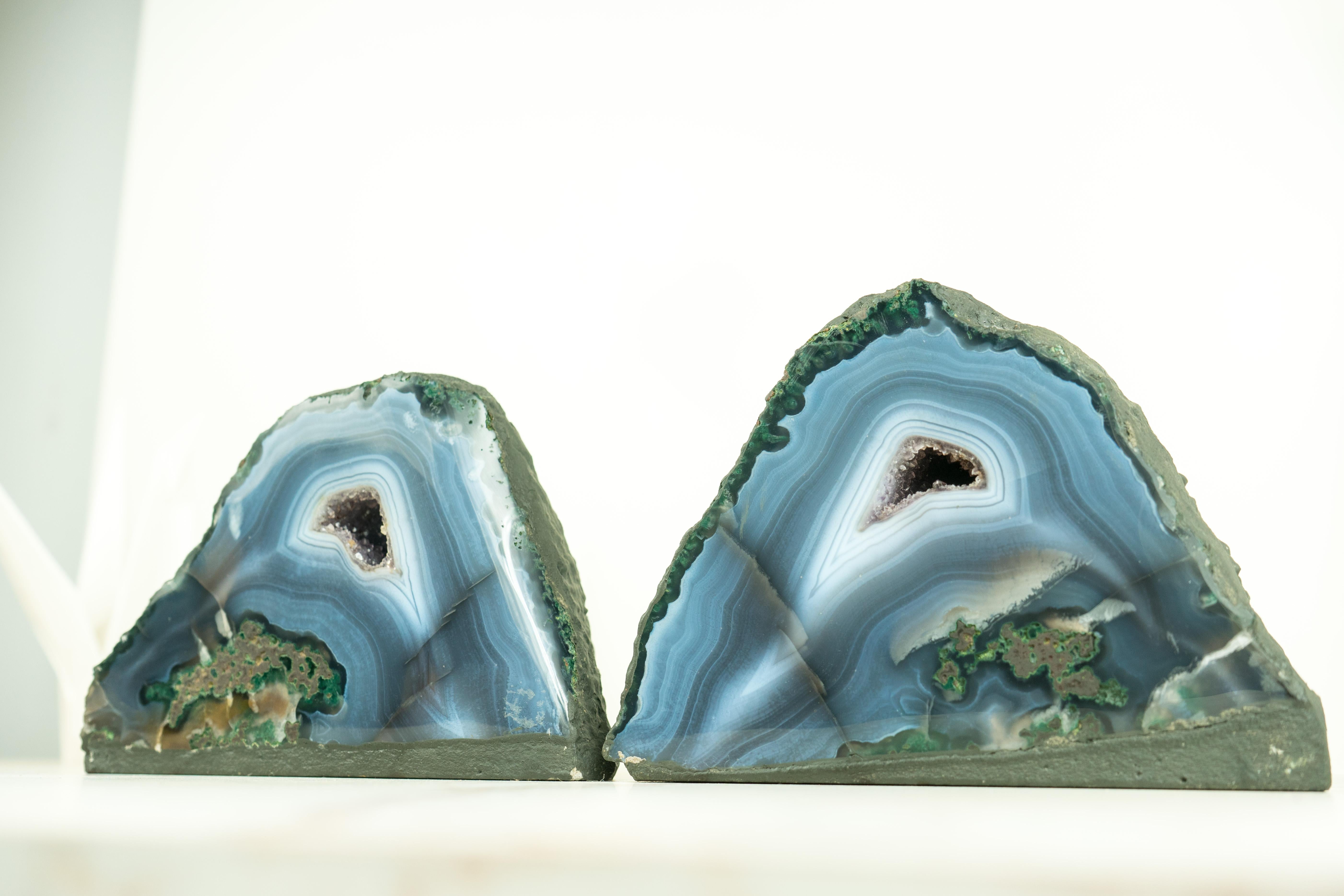 Naturally Aesthetic Pair of Small Blue Agate Geodes with Druzy Crystal Core In New Condition For Sale In Ametista Do Sul, BR