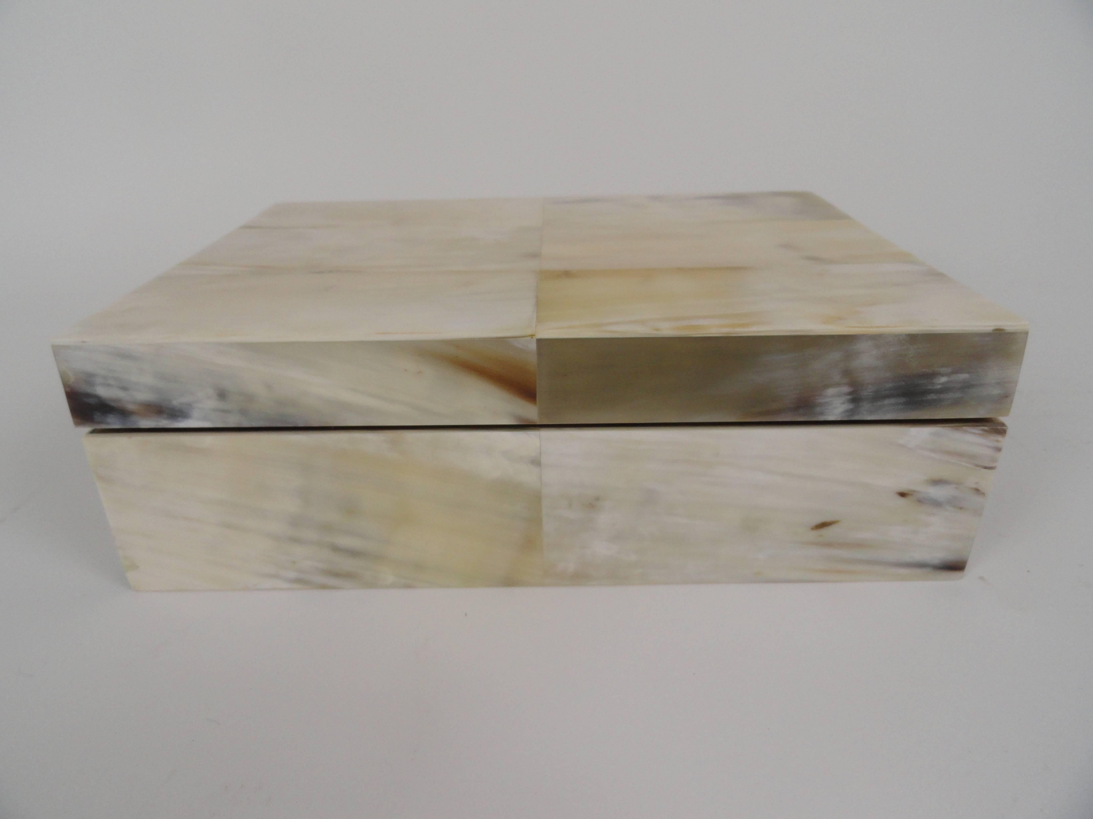Naturally Harvested Reclaimed Horn Box In Excellent Condition For Sale In West Palm Beach, FL