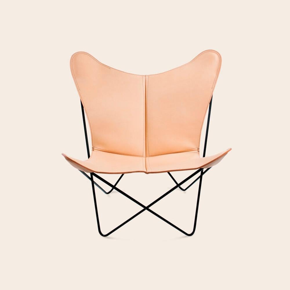 Nature and Black Trifolium Chair by OxDenmarq
Dimensions: D 69 x W 78 x H 86 cm
Materials: Leather, Textile, Stainless Steel
Also Available: Different leather colors and other frame color available,

OX DENMARQ is a Danish design brand aspiring