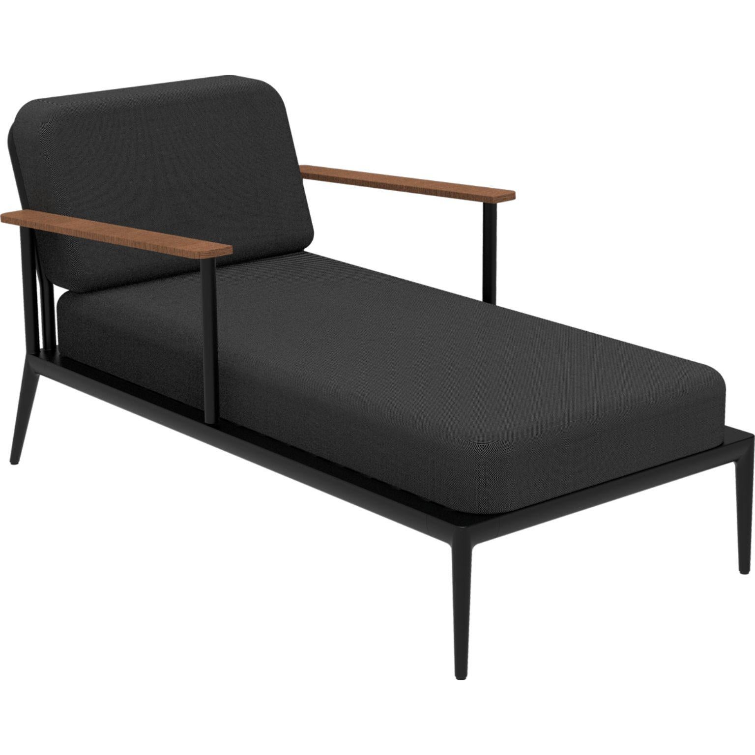 Divan Nature Noir de MOWEE
Dimensions : D155 x L83 x H81 cm (hauteur d'assise 42 cm).
Matériau : Aluminium, rembourrage et bois d'Iroko.
Poids : 30 kg.
Également disponible en différentes couleurs et finitions. Veuillez nous contacter.

Une