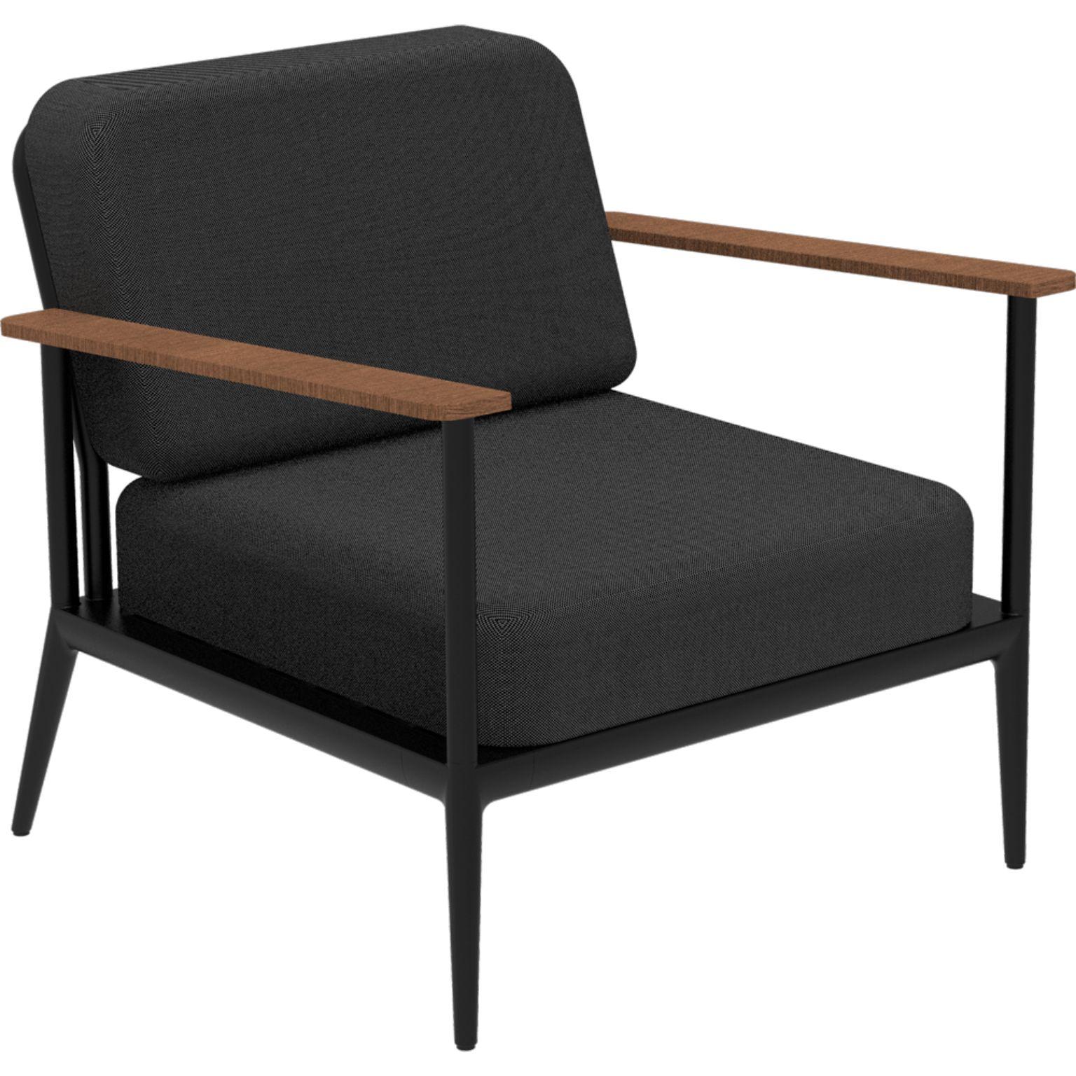 Chaise longue noire Nature de MOWEE.
Dimensions : D85 x L83 x H81 cm (hauteur du siège : 42 cm) : D85 x L83 x H81 cm (hauteur d'assise 42 cm).
Matériau : aluminium, rembourrage et bois d'Iroko.
Poids : 20 kg.
Également disponible en différentes