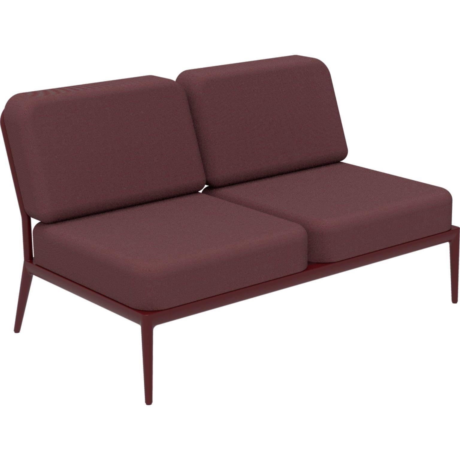 Nature burgundy double central modular sofa by MOWEE
Dimensions: D83 x W136 x H81 cm (seat height 42 cm).
Material: Aluminum and upholstery.
Weight: 27 kg.
Also available in different colors and finishes.

An unmistakable collection for its