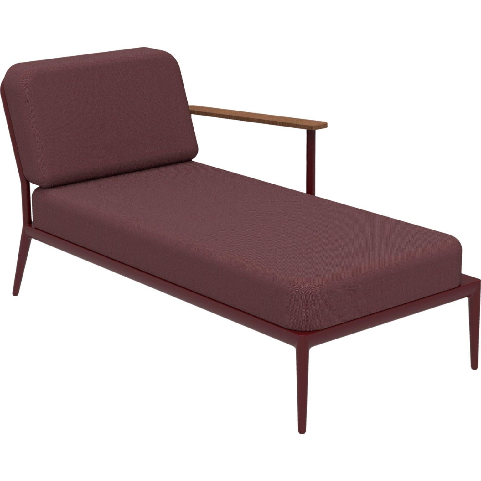 Nature Burgundy Left Chaise Longue by MOWEE
Dimensions: D155 x W76 x H81 cm (seat height 42 cm).
Material: Aluminum, upholstery and Iroko Wood.
Weight: 28 kg.
Also available in different colors and finishes. Please contact us.

An unmistakable