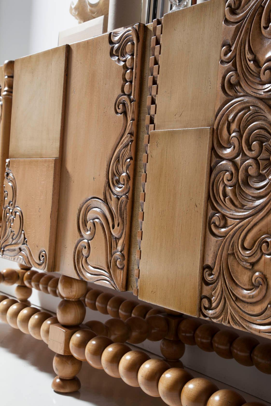Nature Geschnitztes Holz Sideboard, Drei Türen, von Lola Glamour im Zustand „Neu“ im Angebot in Geneve, CH