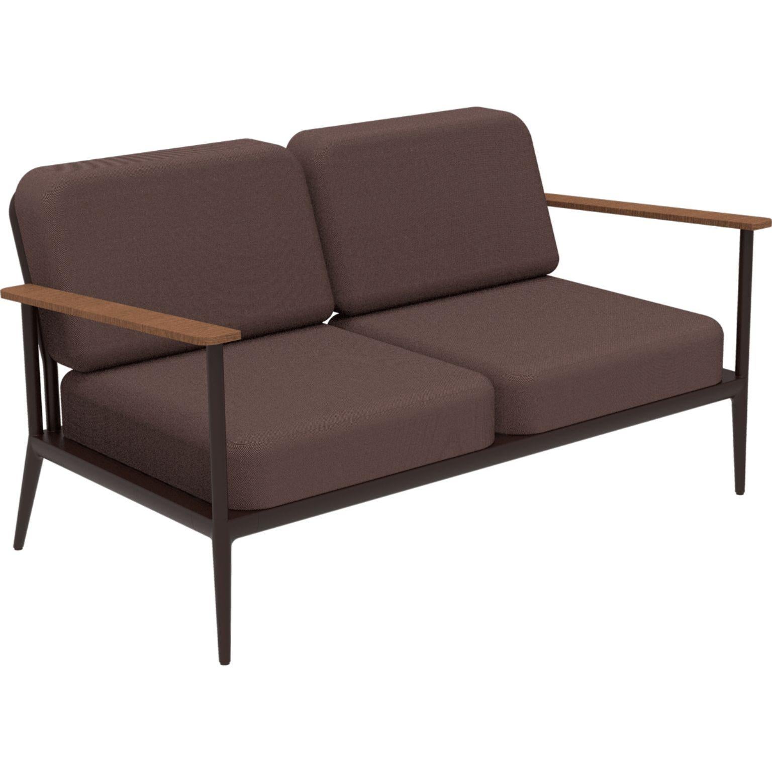 Nature chocolate sofa by MOWEE.
Dimensions: D85 x W151 x H81 cm (seat height 42 cm).
Material: aluminum, upholstery and Iroko Wood.
Weight: 32 kg.
Also available in different colors and finishes.

An unmistakable collection for its beauty and