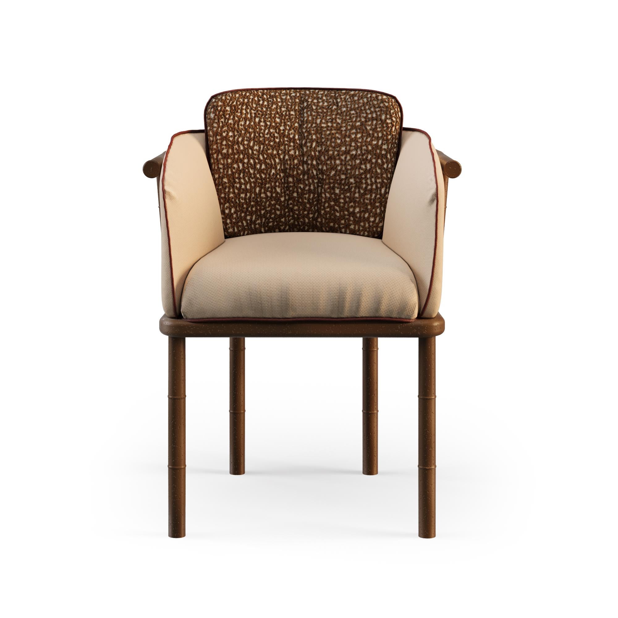 Der Bamboo Dining Chair ist von der zeitlosen Eleganz des Bambus inspiriert und verbindet in seinem Design Leichtigkeit und Stärke. Der skulpturale Rahmen, der an die organischen Linien der Bambusrohre erinnert, verleiht dem Stück Rhythmus und