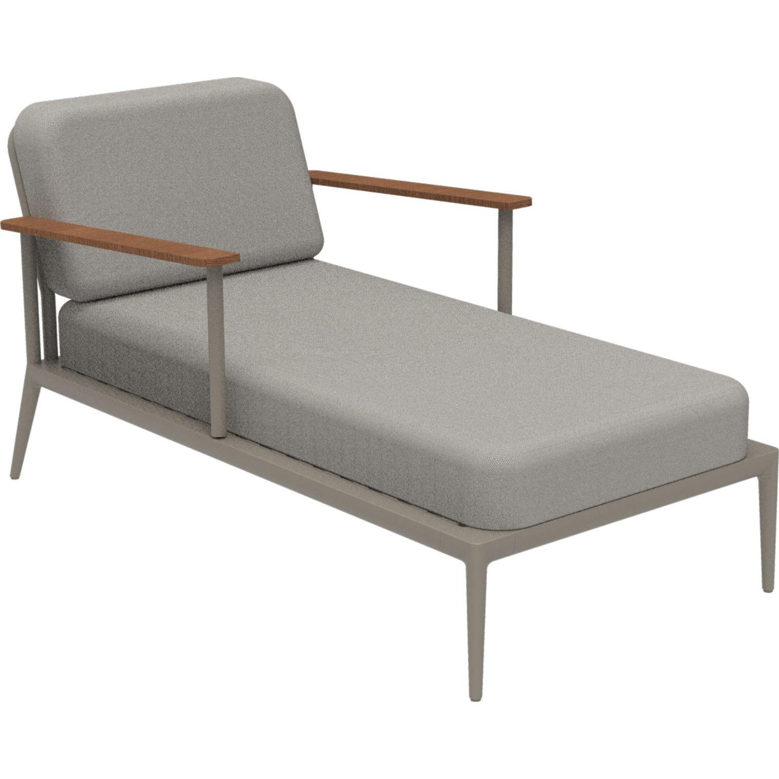 Nature Cream Divan by MOWEE
Dimensions: D155 x W83 x H81 cm (seat height 42 cm).
Material: Aluminum, upholstery and Iroko wood.
Weight: 30 kg.
Also available in different colors and finishes. Please contact us.

An unmistakable collection for