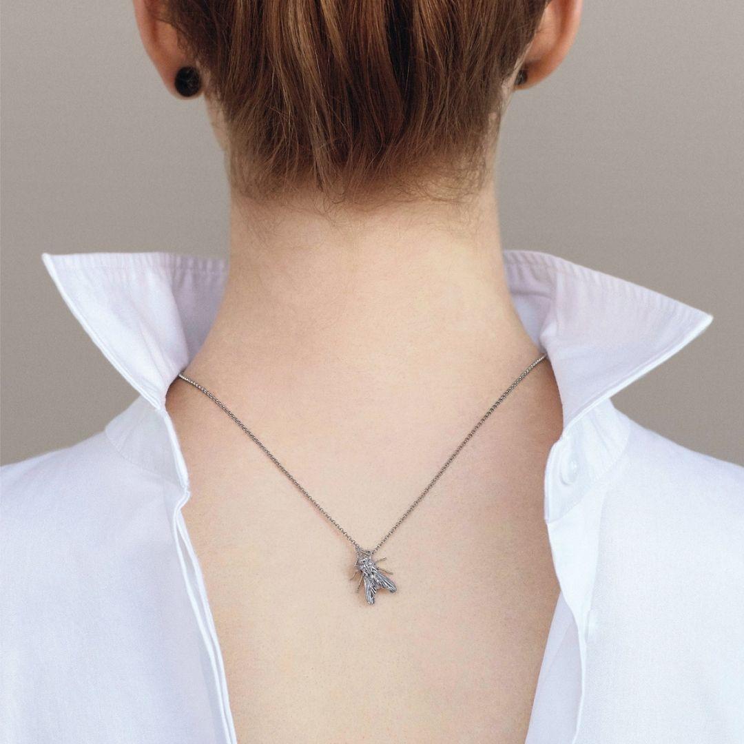 Fine Gold Fly Chain Necklace in White Gold, 18K
and yellow gold extension with iconic brand silhouette openwork in disc.
Maximum length - 45 cm, minimum length - 35 cm

You can assemble or disassemble the gold fly on the necklace. This is only