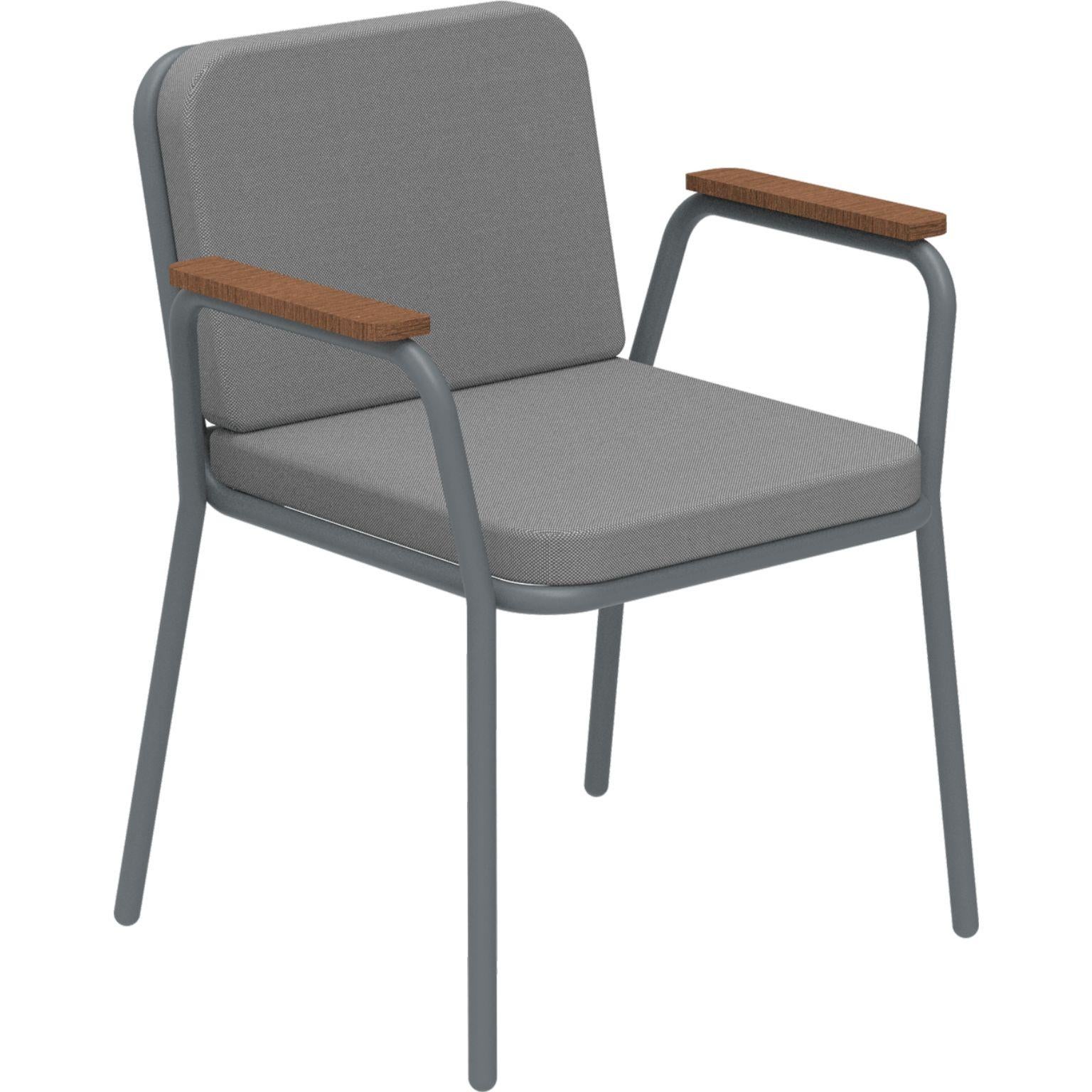 Poltrona Nature Grey di MOWEE
Dimensioni: P60 x L67 x H83 cm (altezza della seduta 42 cm).
Materiale: Alluminio, imbottitura e Wood Iroko.
Peso: 5 kg.
Disponibile anche in diversi colori e finiture. Contattateci.

Una collezione inconfondibile