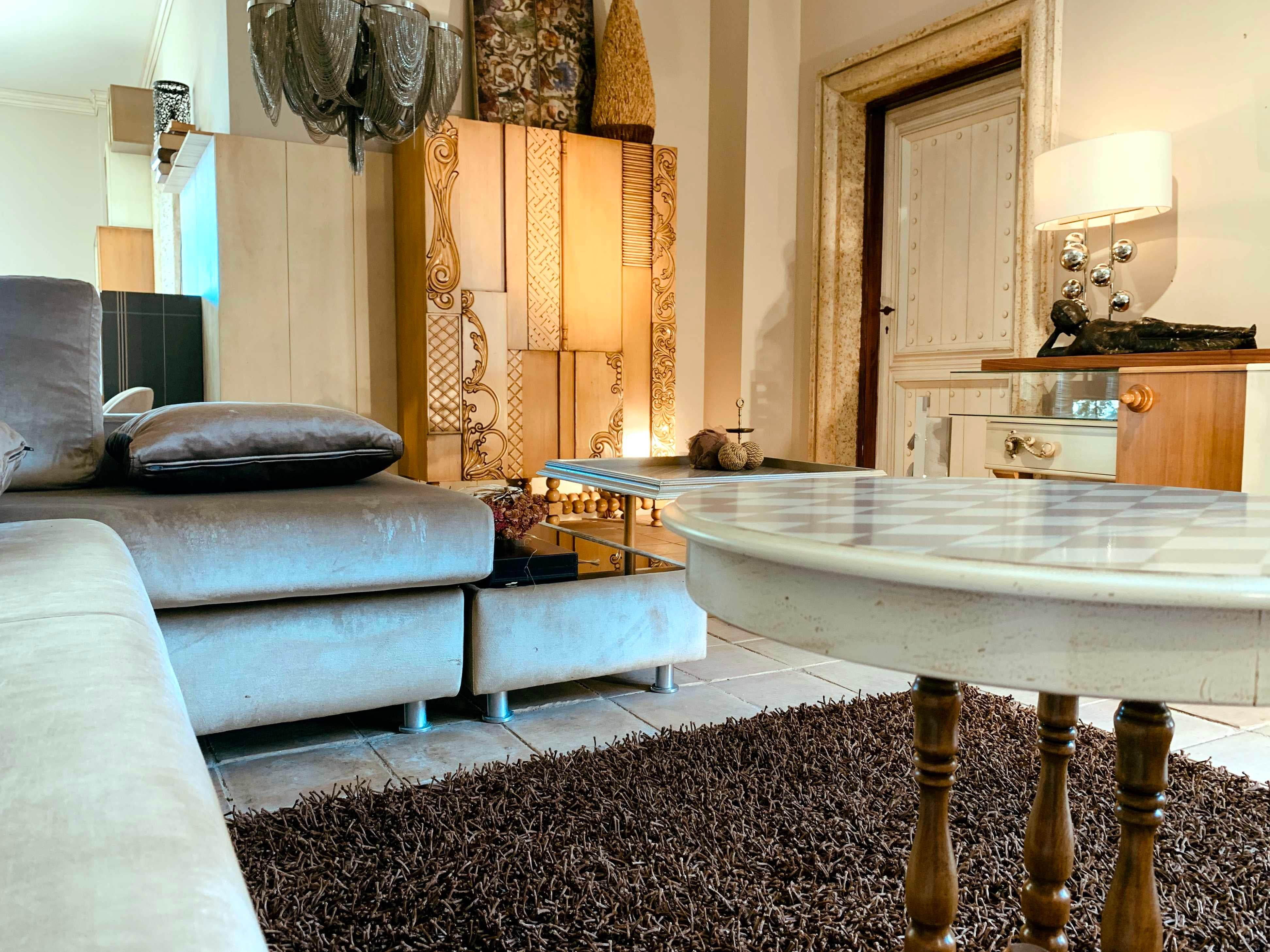 XXI secolo e contemporaneo Armadio a due ante in legno intagliato a mano Nature di Lola Glamour in vendita