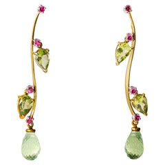 Boucles d'oreilles d'inspiration naturelle en or 18 carats avec tourmaline verte, rubélite et péridot.