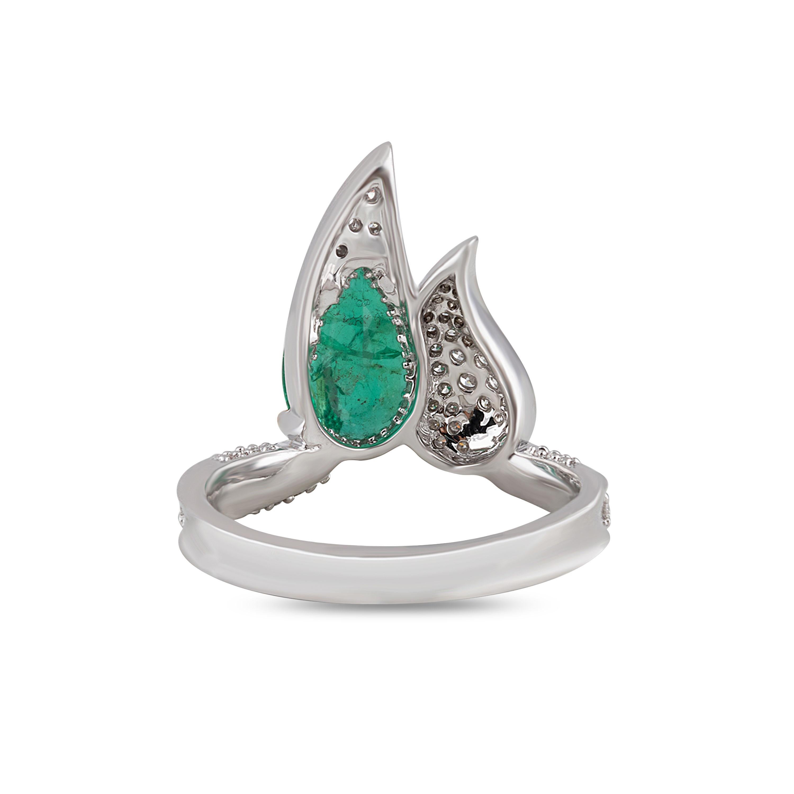 Studio Rêves Nature Inspired Diamond and Emerald Cocktail Ring in 18 Karat Gold For Sale 1