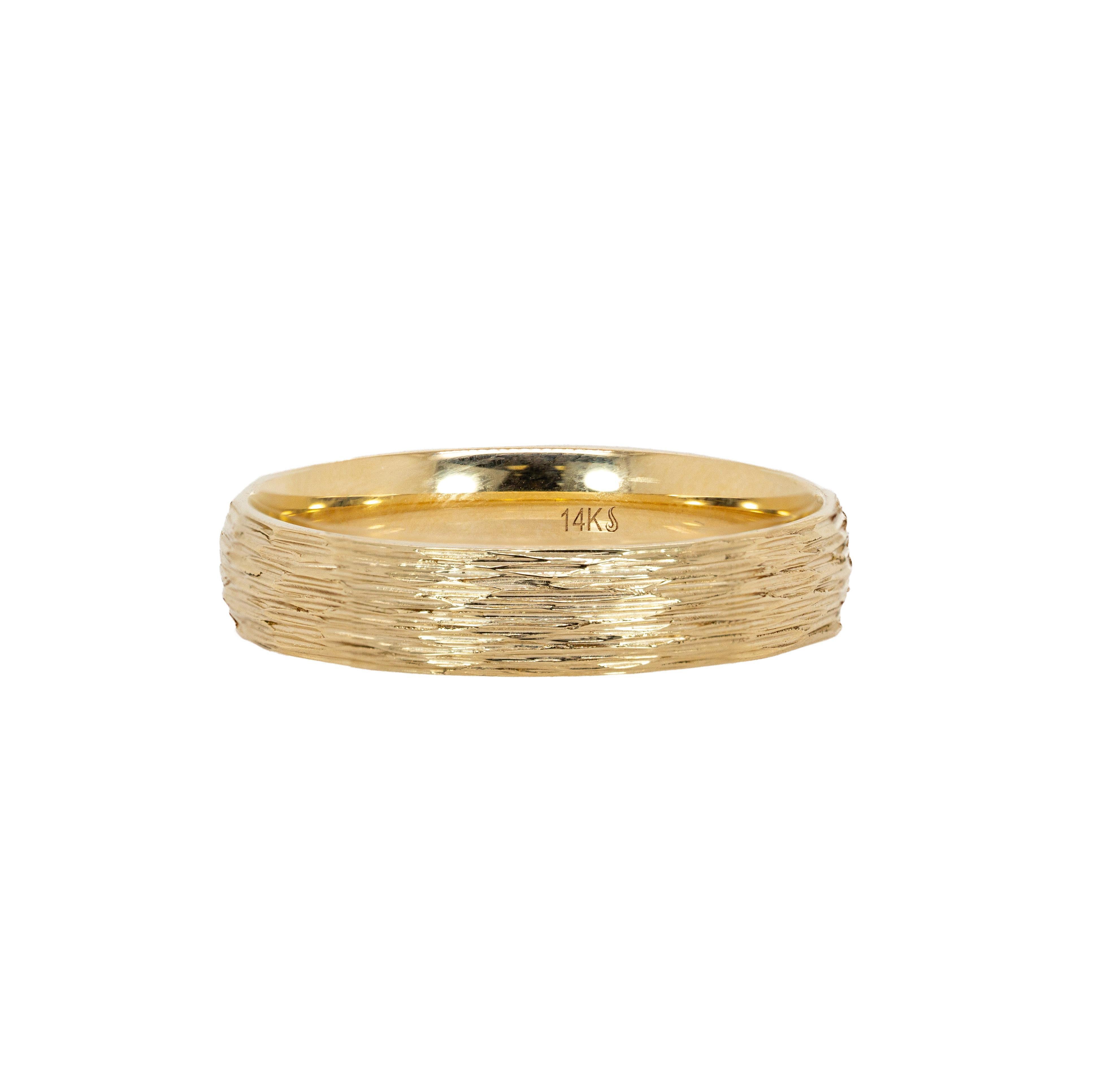 Nature-Inspired Tree Bark Men’s Ring  Solid 14K Gold For Sale