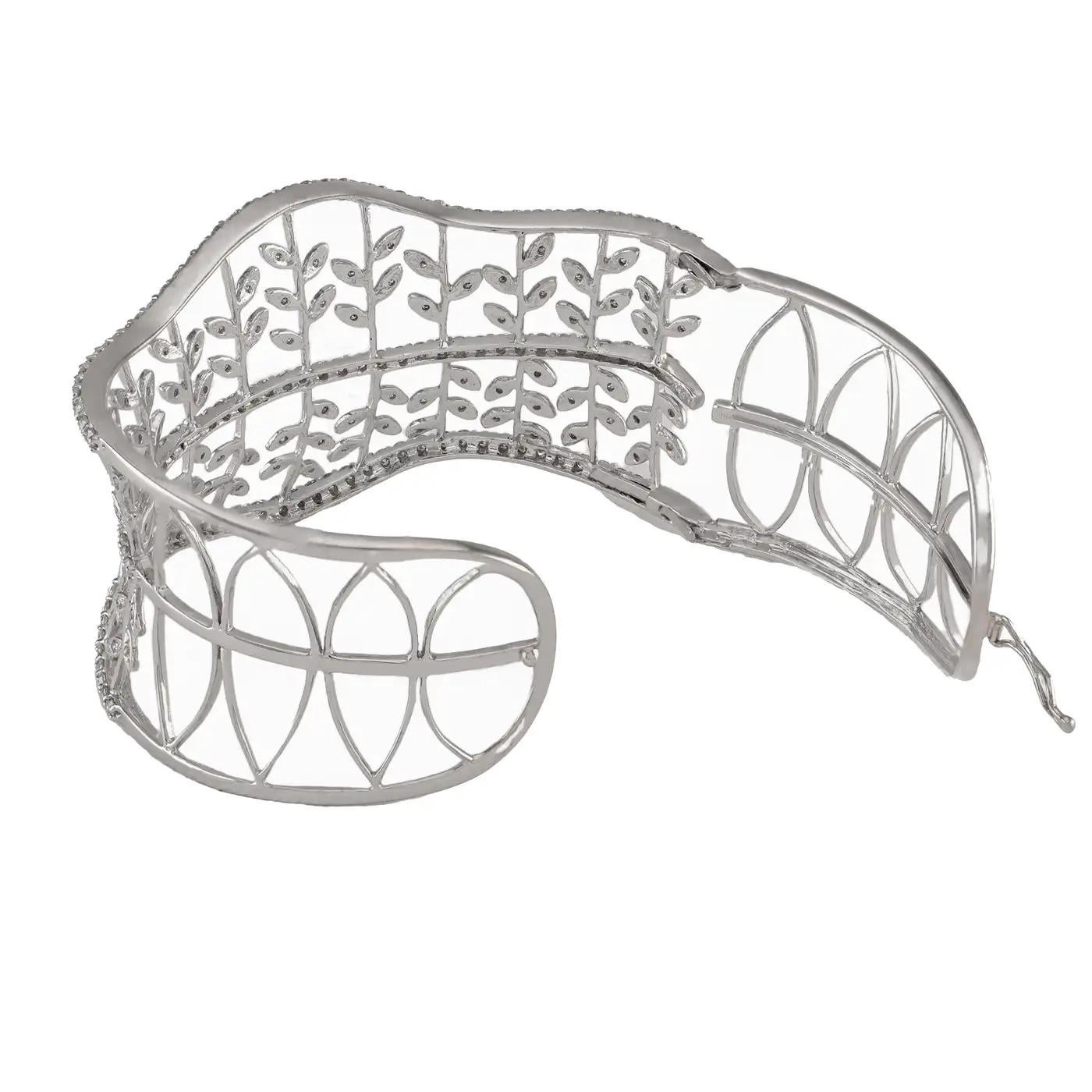 Nature-Inspired White Gold Floral Vine, Diamond 4.26 carat Wide Hinge Cuff In New Condition For Sale In Great Neck, NY