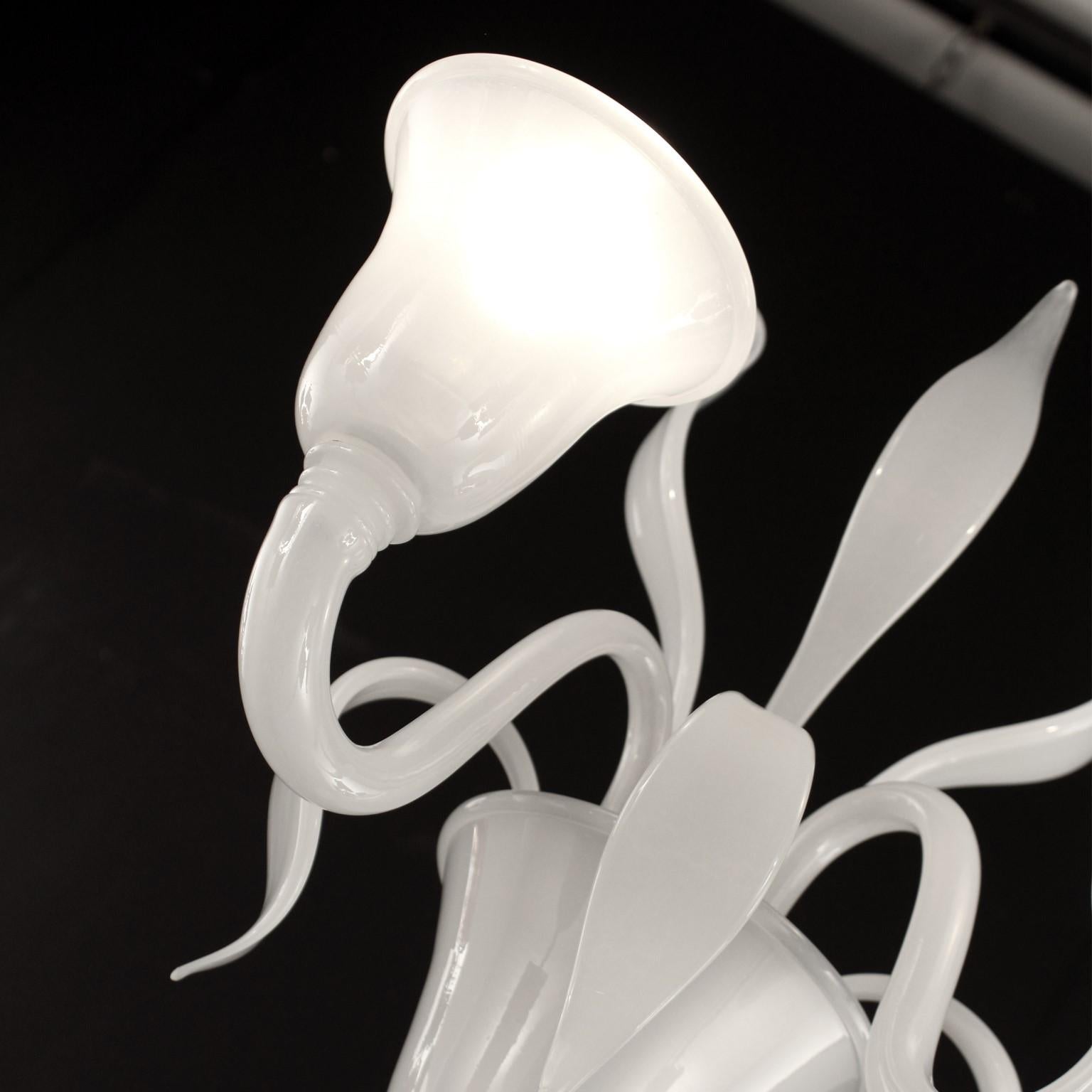Autre Applique Nature Mood 2 lumières vers le haut en verre de Murano blanc Swing 275 de Multiforme en vente