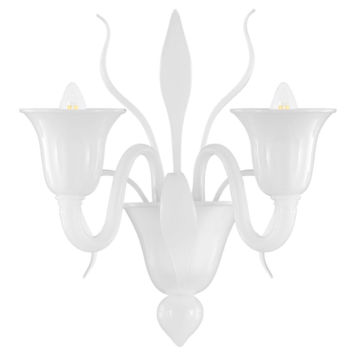 Applique Nature Mood 2 lumières vers le haut en verre de Murano blanc Swing 275 de Multiforme en vente